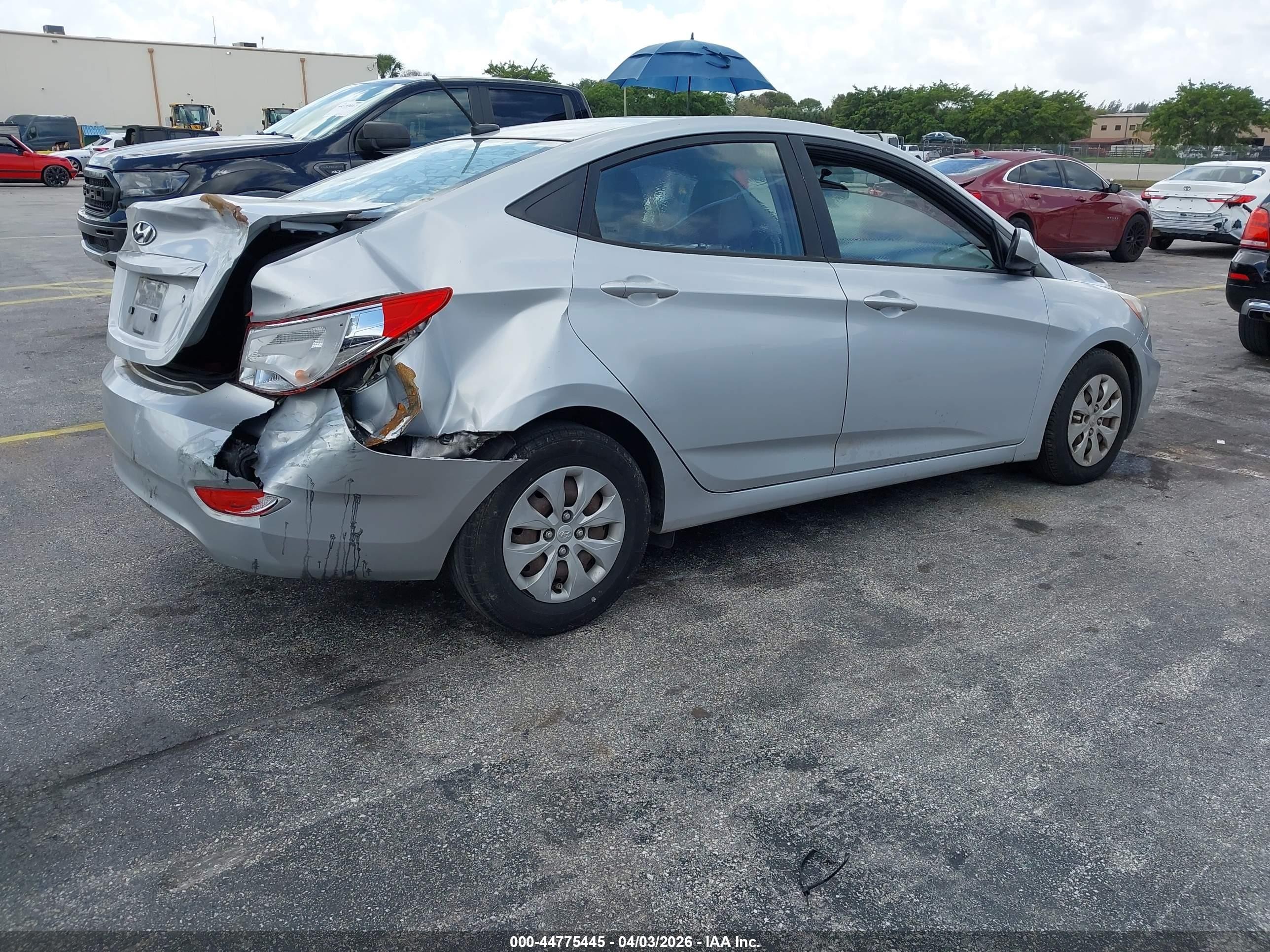 2015 Hyundai Accent Gls Silver vin: KMHCT4AE3FU833231