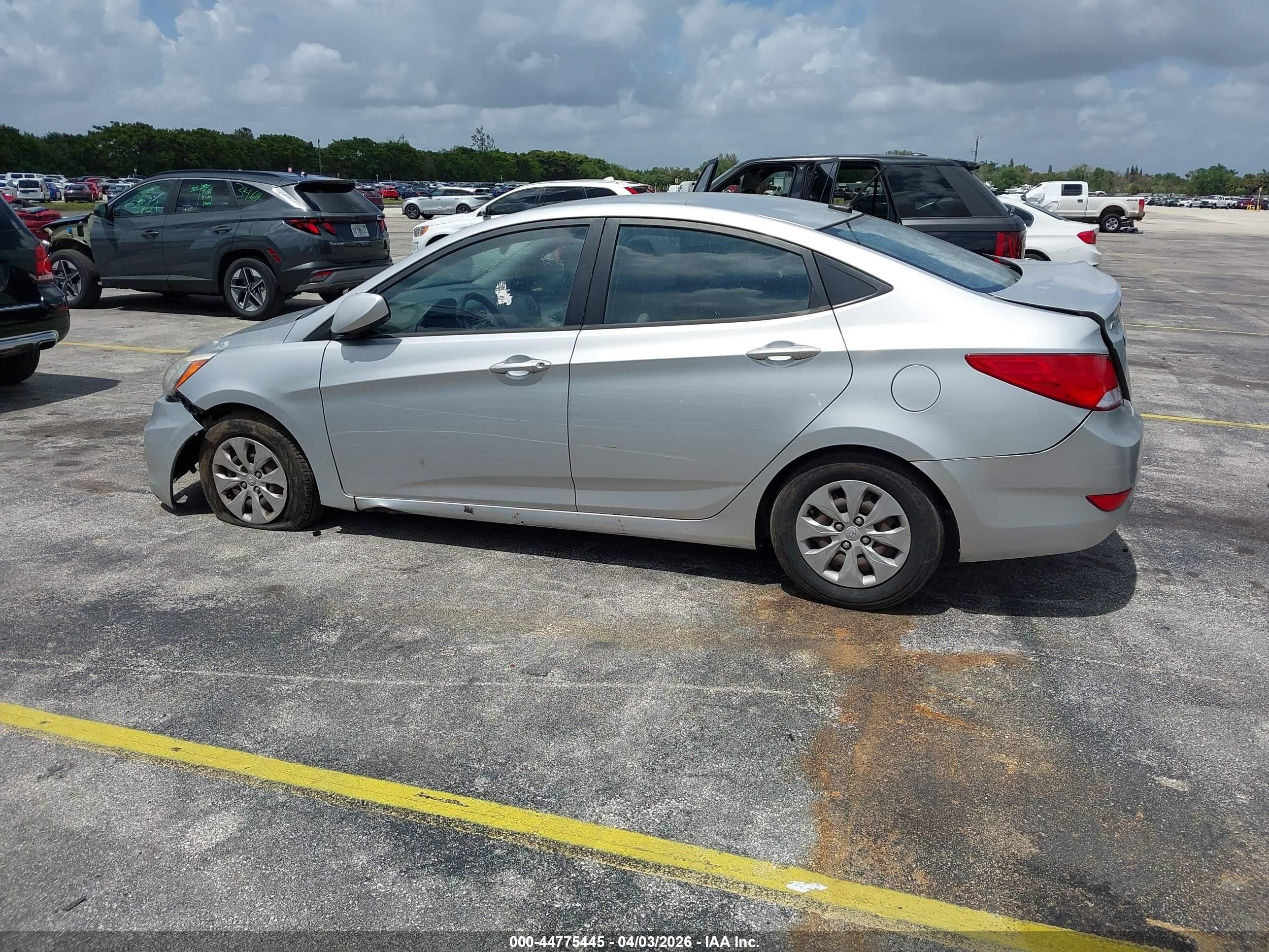 2015 Hyundai Accent Gls Silver vin: KMHCT4AE3FU833231