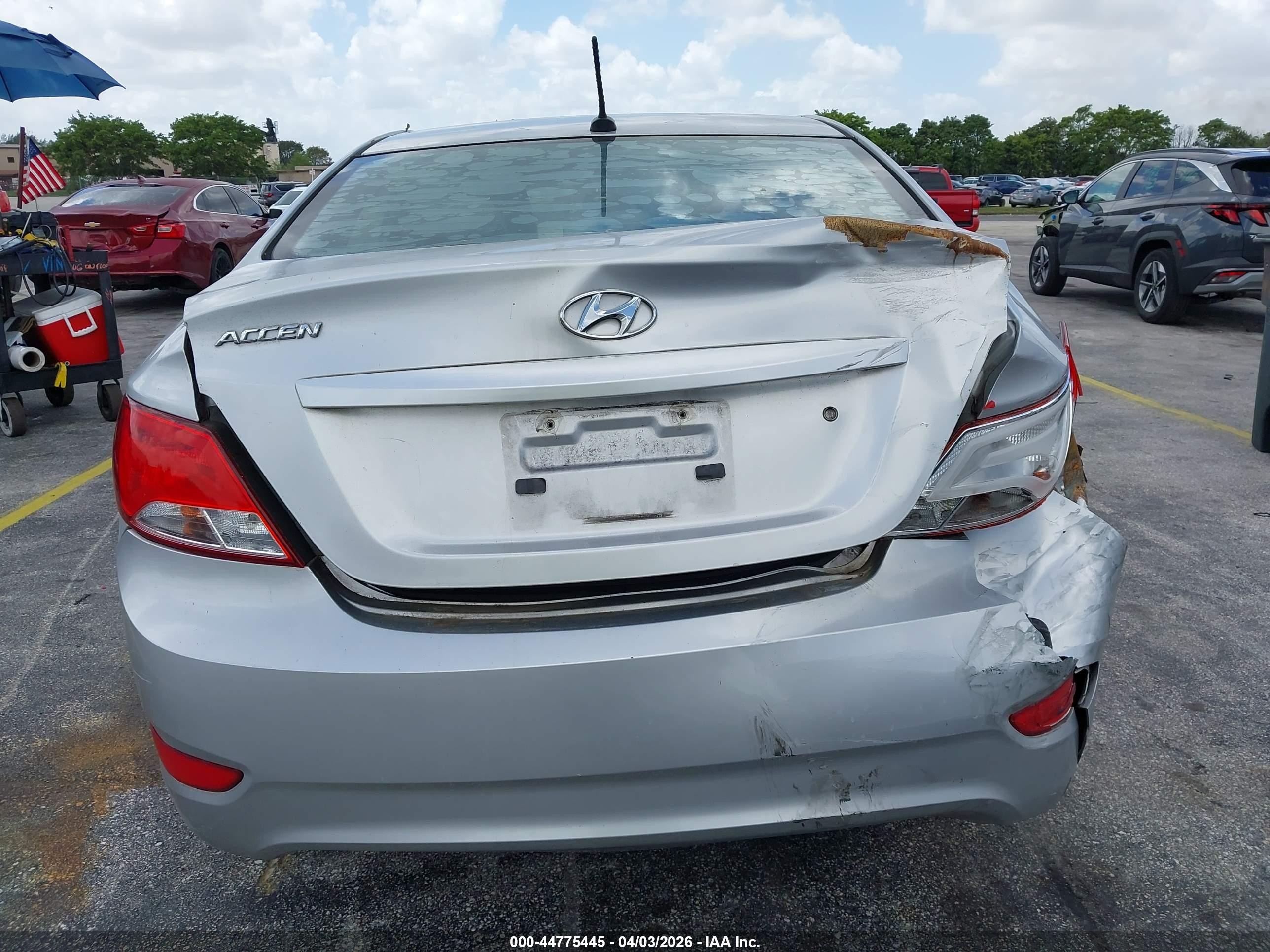 2015 Hyundai Accent Gls Silver vin: KMHCT4AE3FU833231