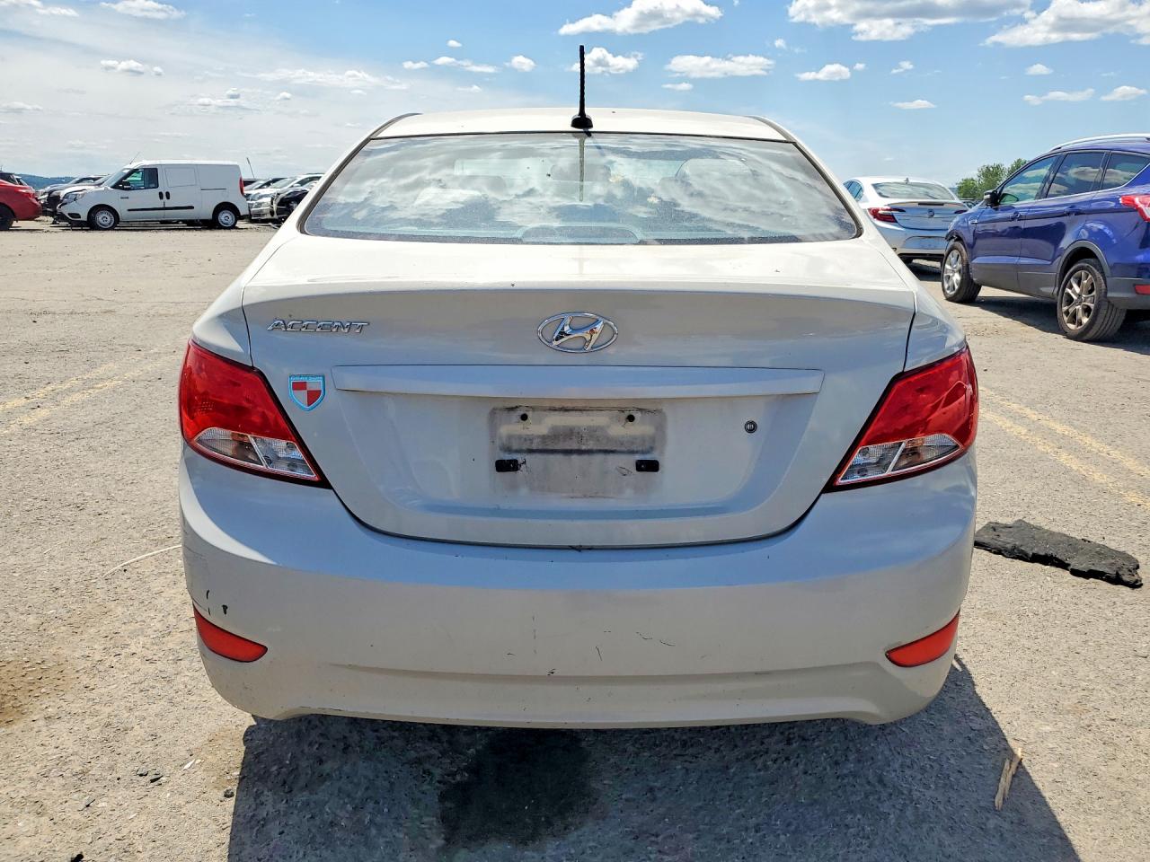 2015 Hyundai Accent Gls White vin: KMHCT4AE3FU927433