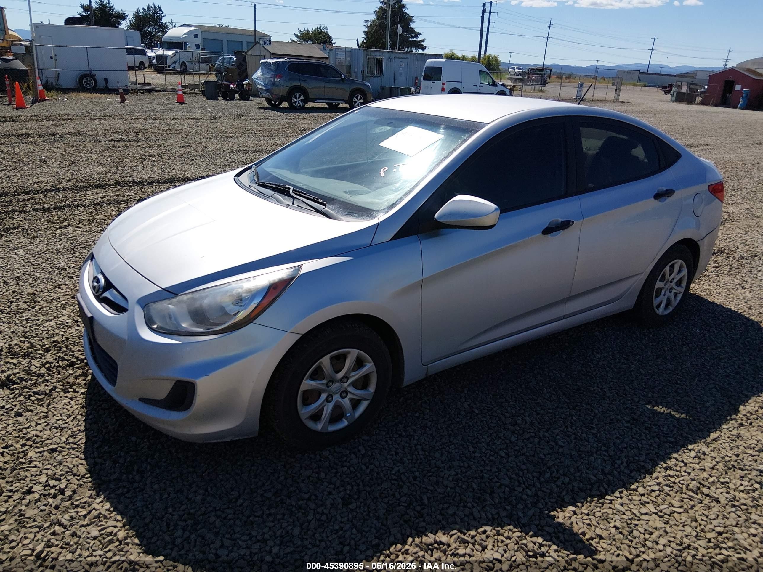 2012 Hyundai Accent Gls Silver vin: KMHCT4AE4CU083334