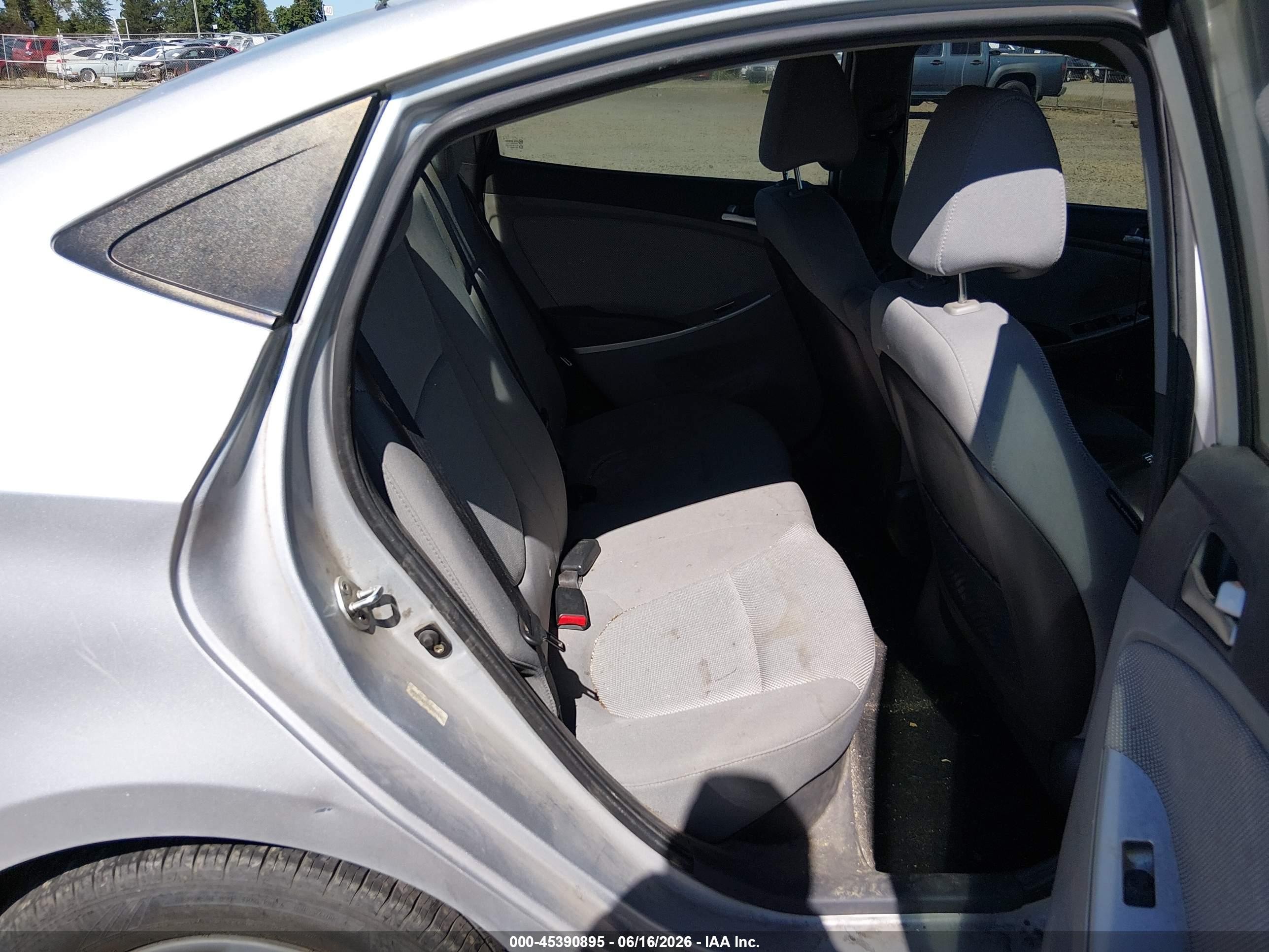2012 Hyundai Accent Gls Silver vin: KMHCT4AE4CU083334