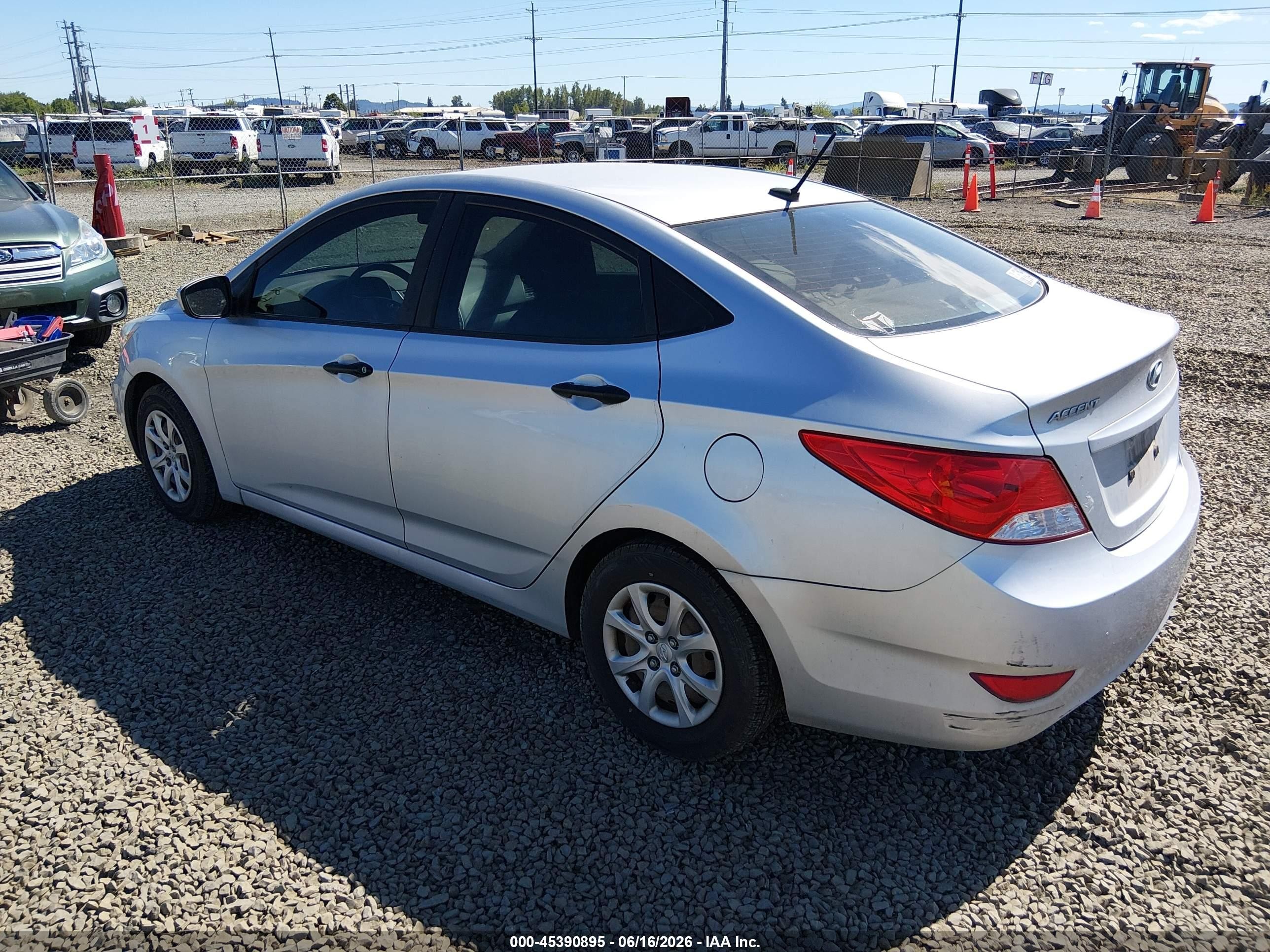 2012 Hyundai Accent Gls Silver vin: KMHCT4AE4CU083334