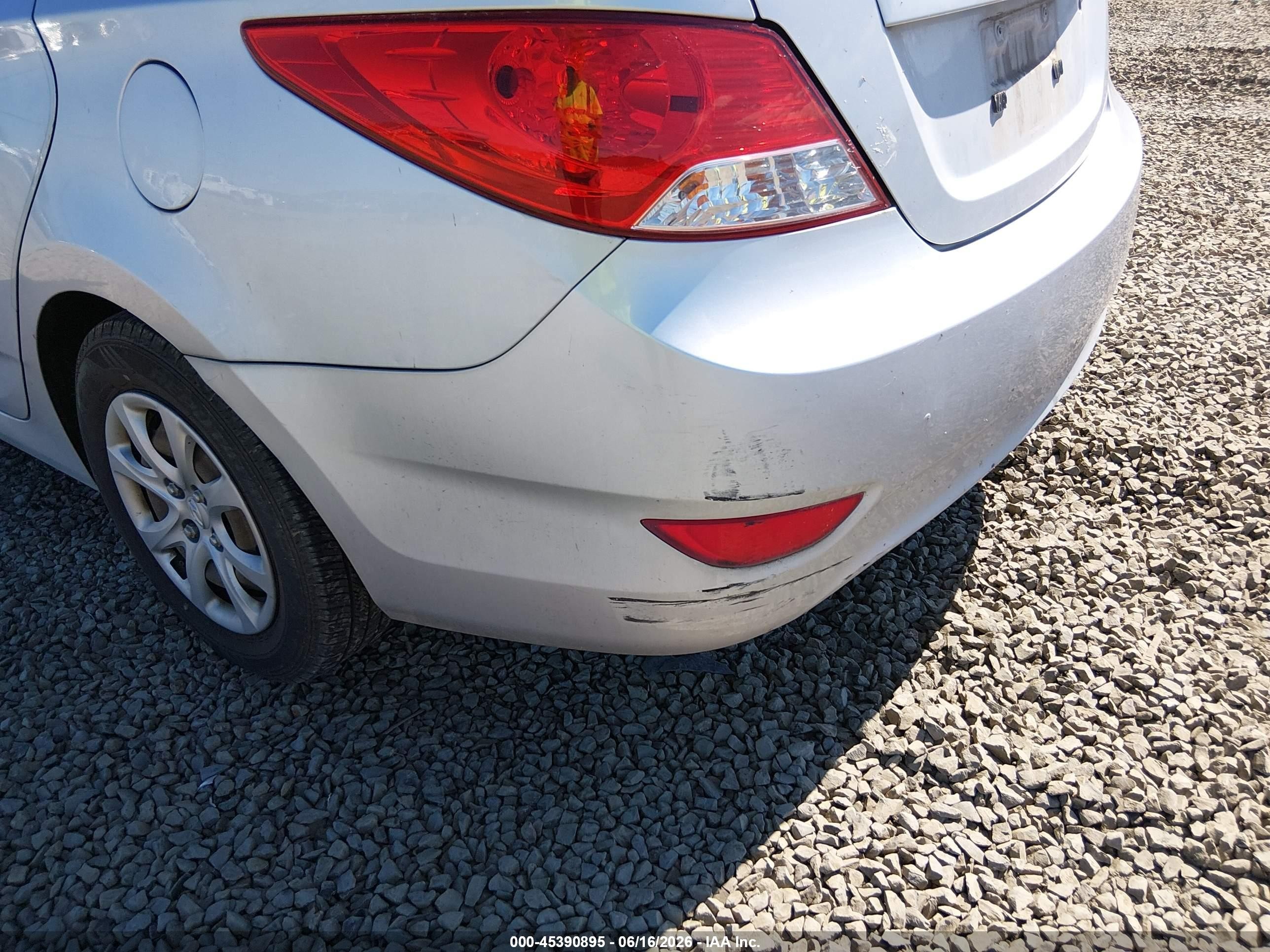 2012 Hyundai Accent Gls Silver vin: KMHCT4AE4CU083334