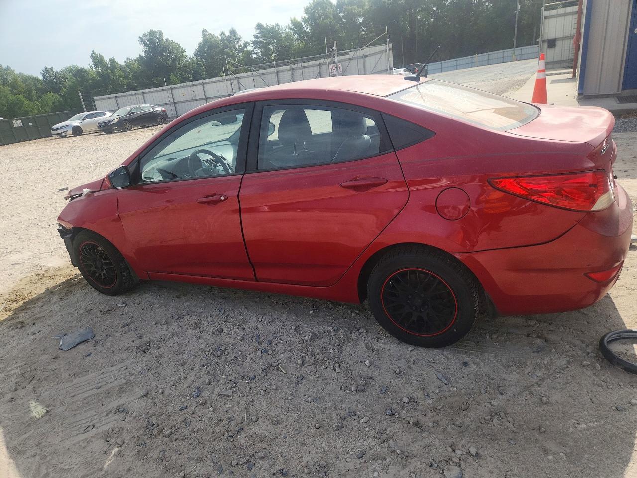 2012 Hyundai Accent Gls Red vin: KMHCT4AE4CU186818