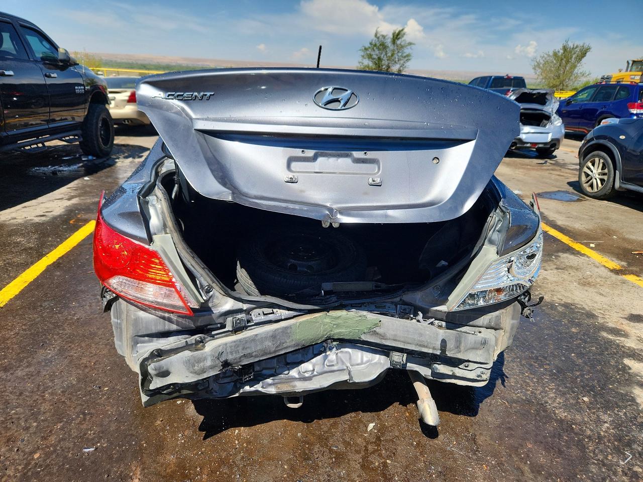 2012 Hyundai Accent Gls Silver vin: KMHCT4AE4CU190609