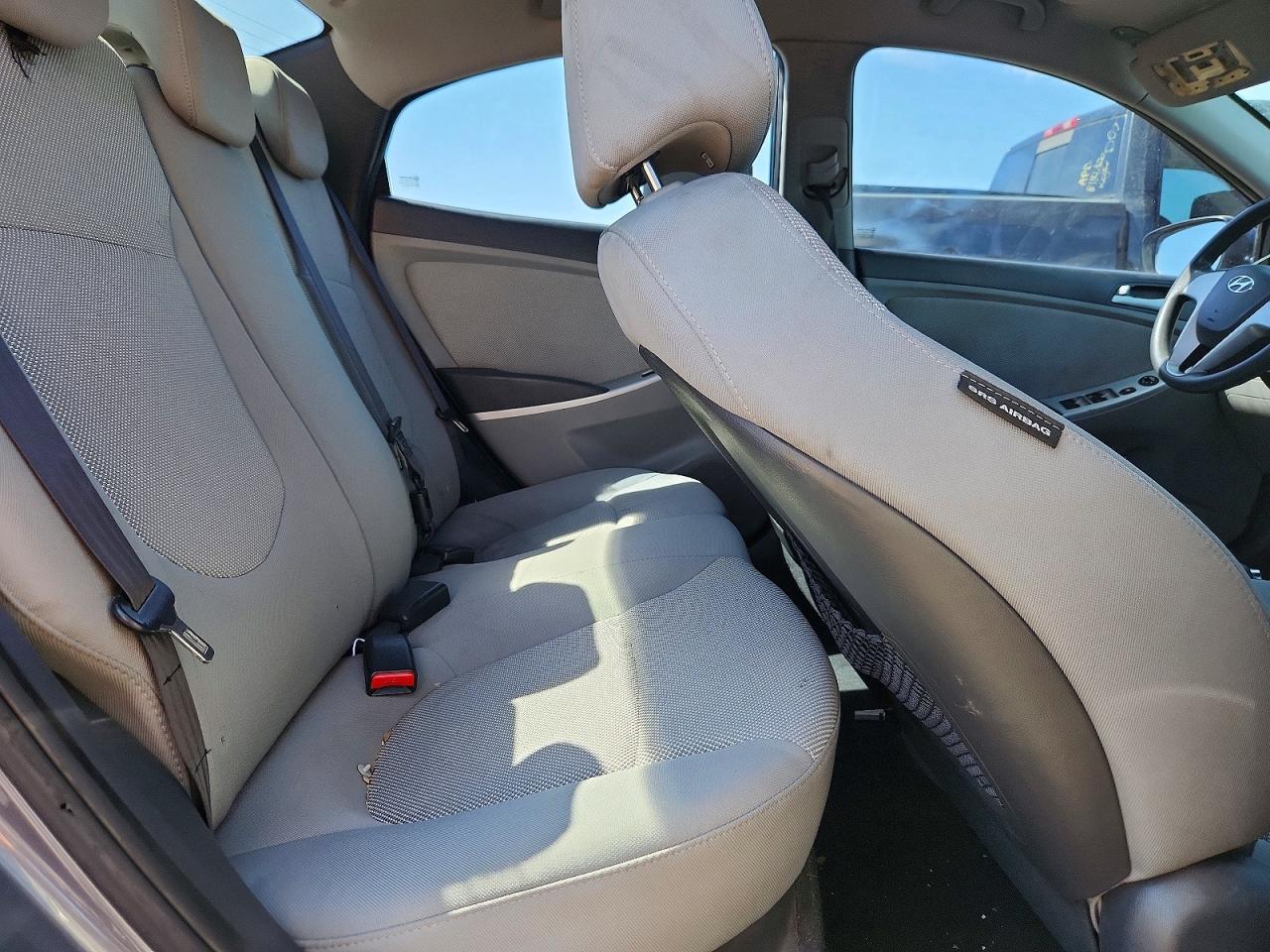 2012 Hyundai Accent Gls Silver vin: KMHCT4AE4CU190609