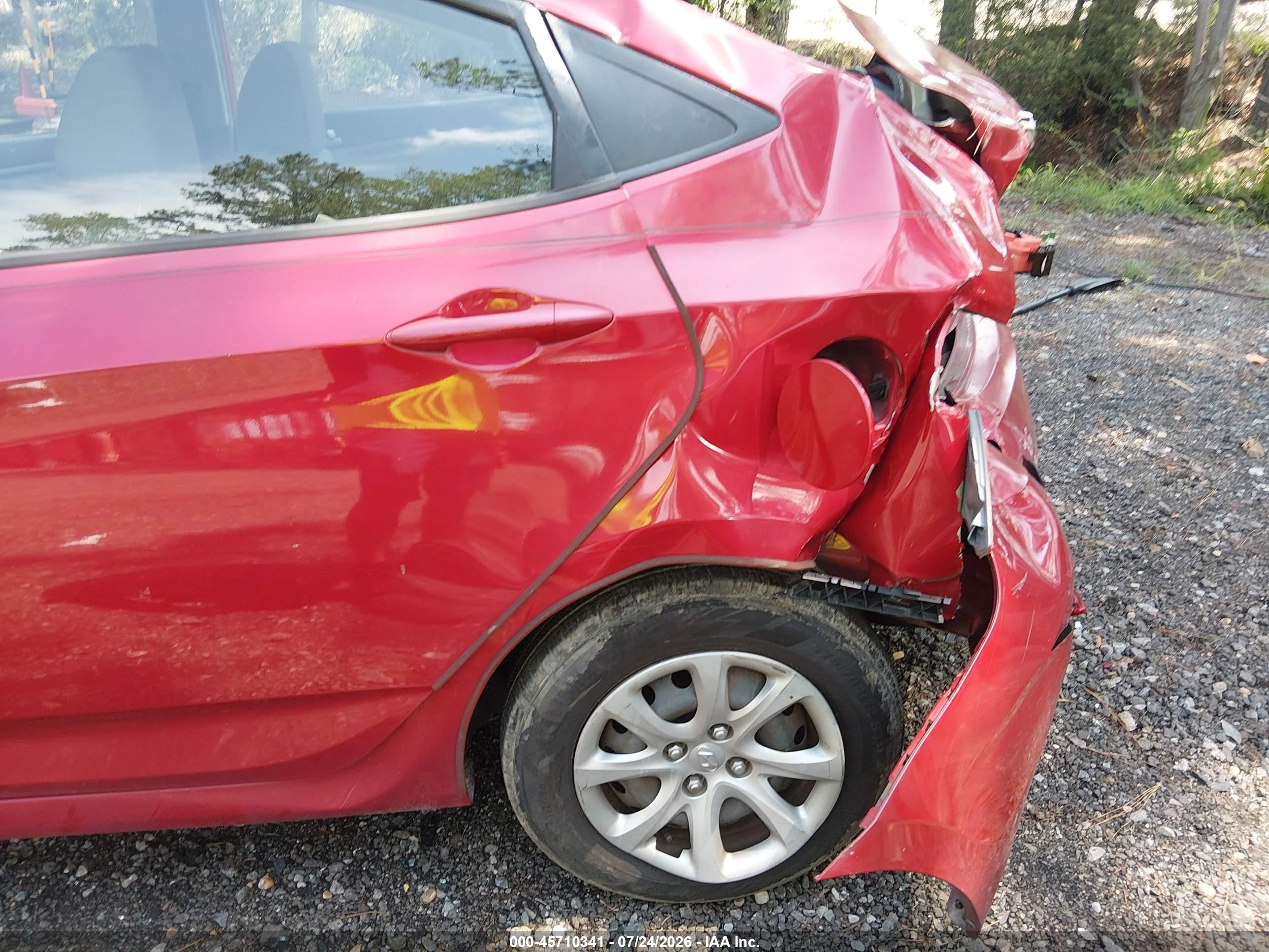 2012 Hyundai Accent Gls Red vin: KMHCT4AE4CU206937