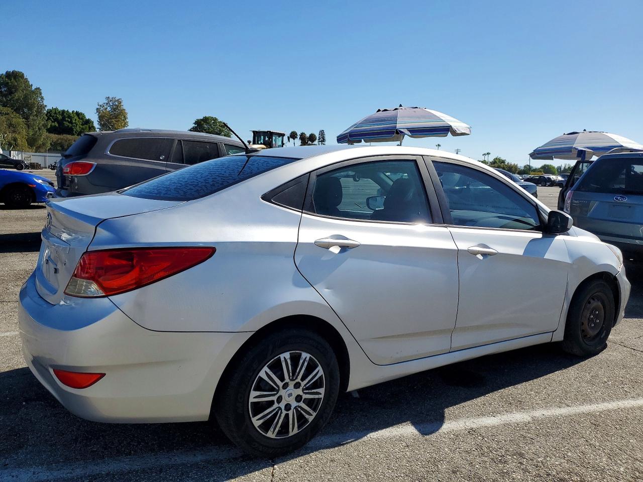 2012 Hyundai Accent Gls Серебряный vin: KMHCT4AE4CU242580
