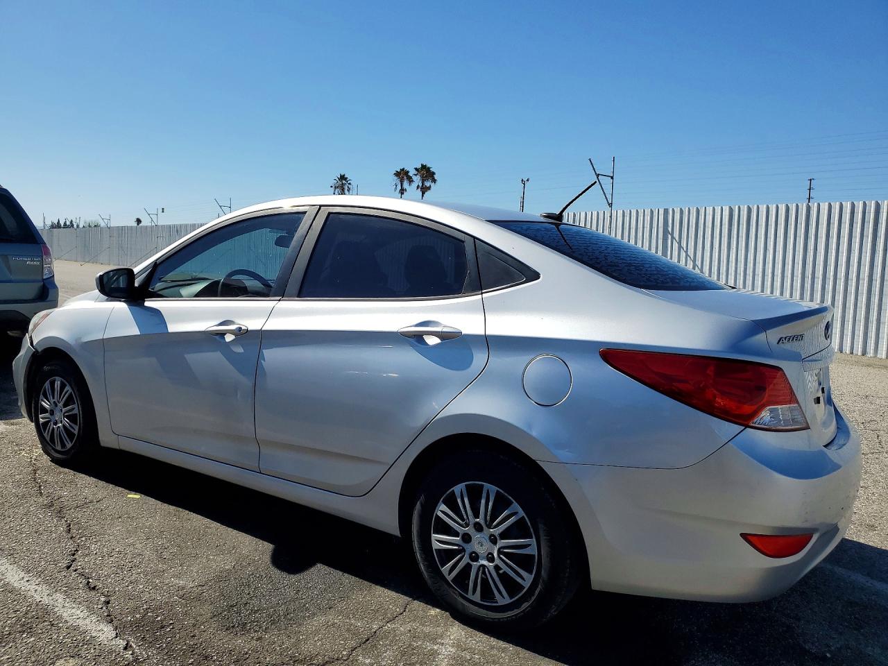 2012 Hyundai Accent Gls Серебряный vin: KMHCT4AE4CU242580