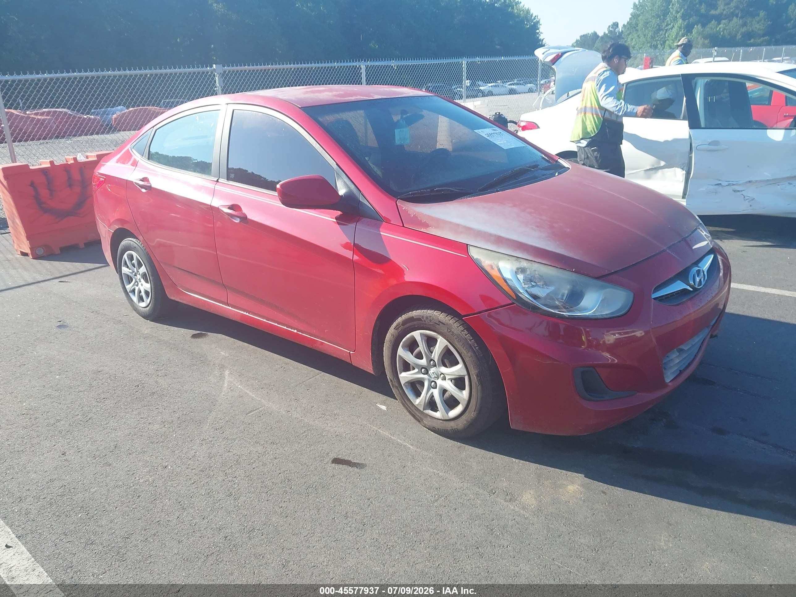 2013 Hyundai Accent Gls Red vin: KMHCT4AE4DU349338