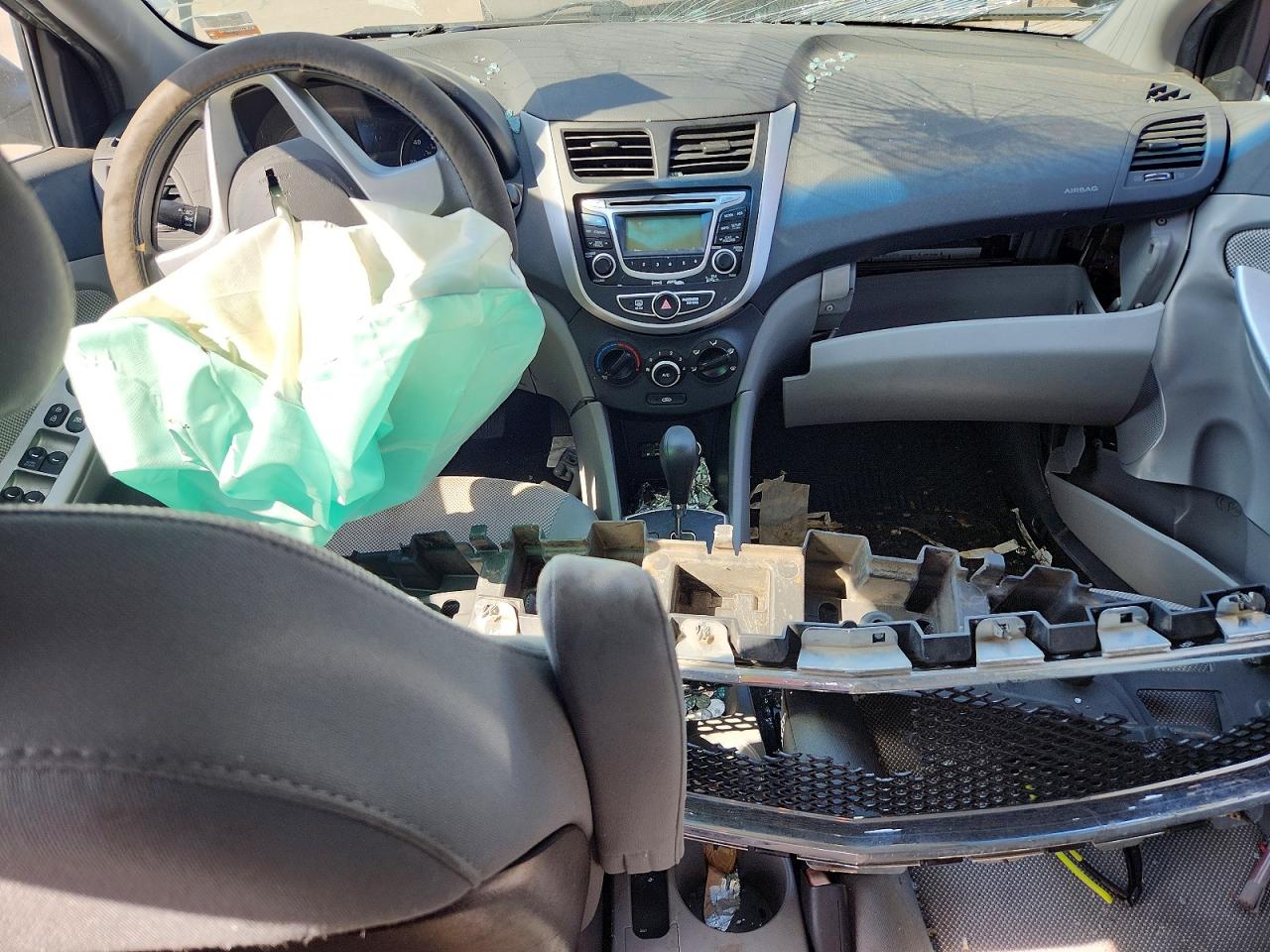2013 Hyundai Accent Gls Gray vin: KMHCT4AE4DU375549