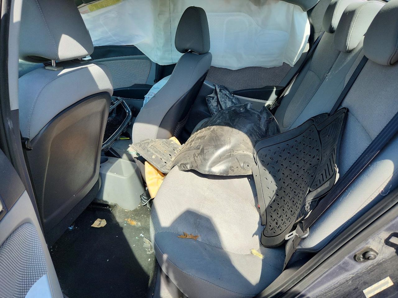 2013 Hyundai Accent Gls Gray vin: KMHCT4AE4DU375549