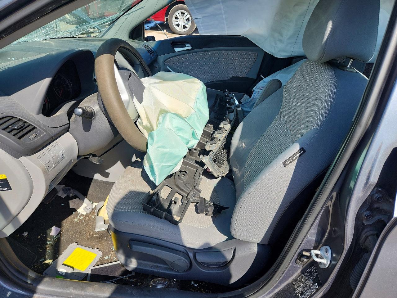2013 Hyundai Accent Gls Gray vin: KMHCT4AE4DU375549