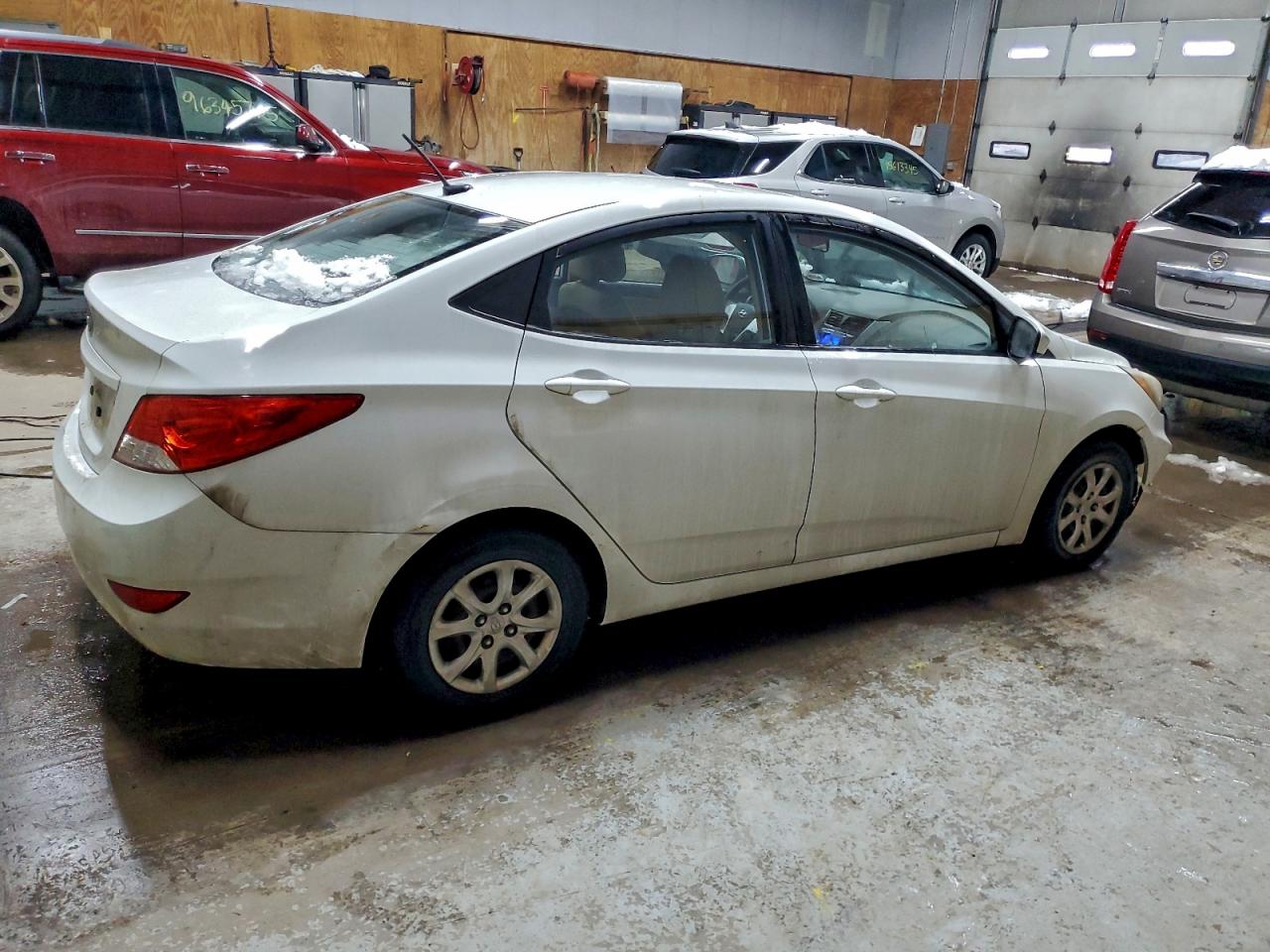 2013 Hyundai Accent Gls White vin: KMHCT4AE4DU452937