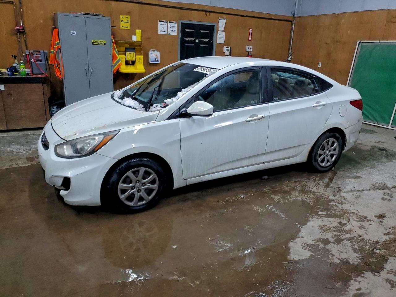2013 Hyundai Accent Gls White vin: KMHCT4AE4DU452937