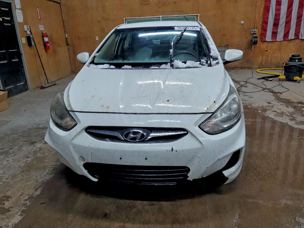 2013 Hyundai Accent Gls White vin: KMHCT4AE4DU452937