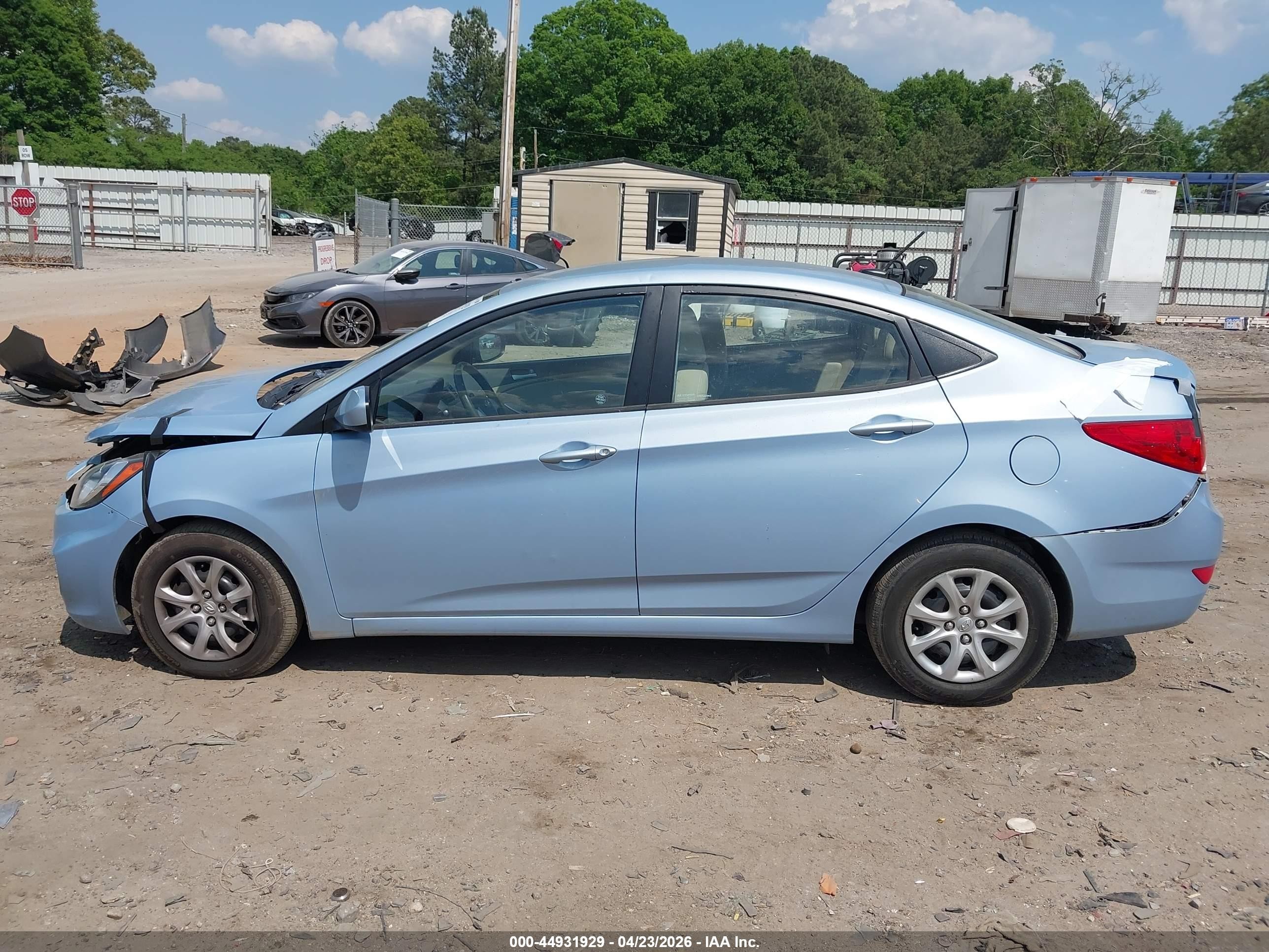 2013 Hyundai Accent Gls Синий vin: KMHCT4AE4DU526311