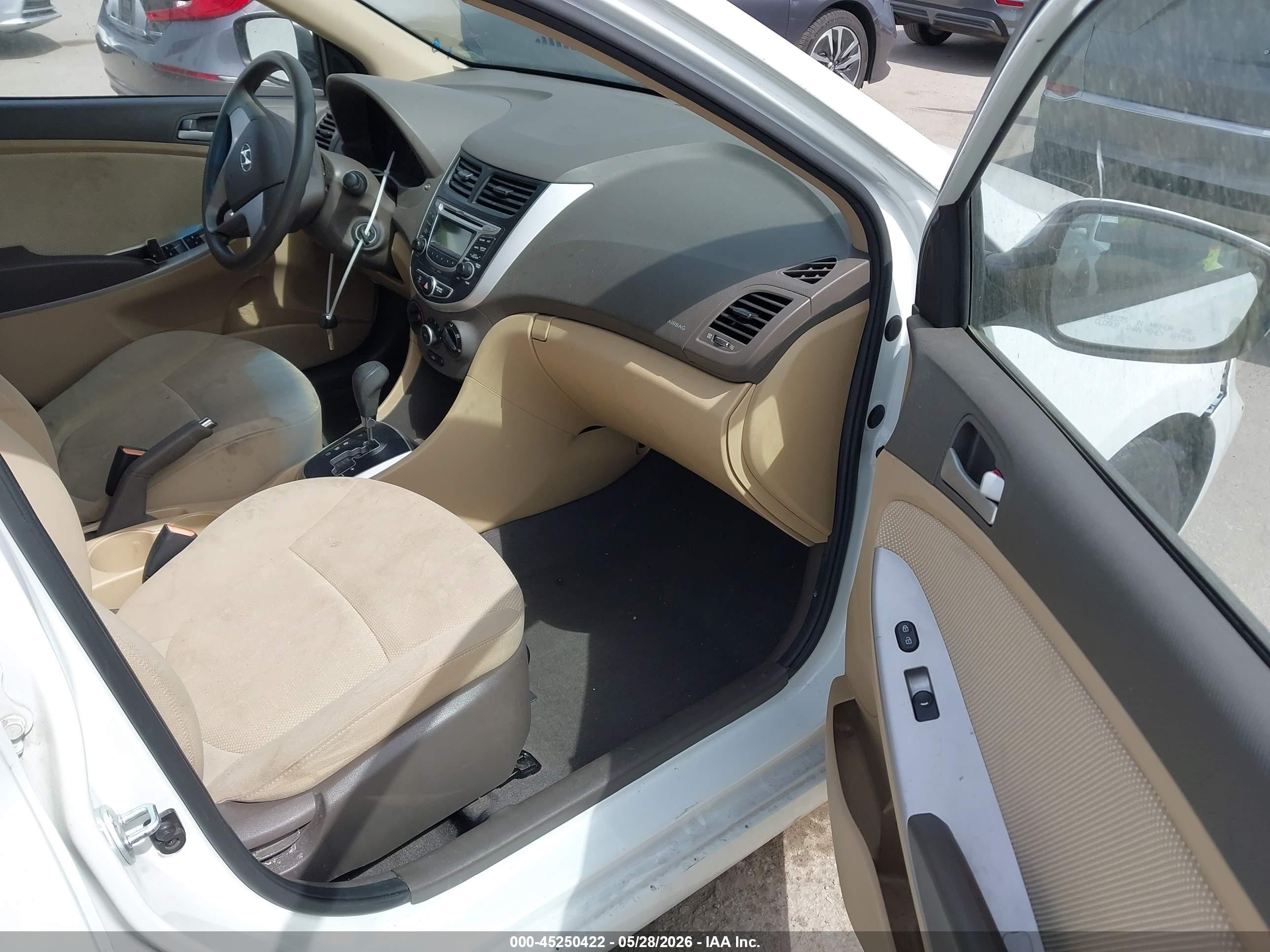 2013 Hyundai Accent Gls White vin: KMHCT4AE4DU559003