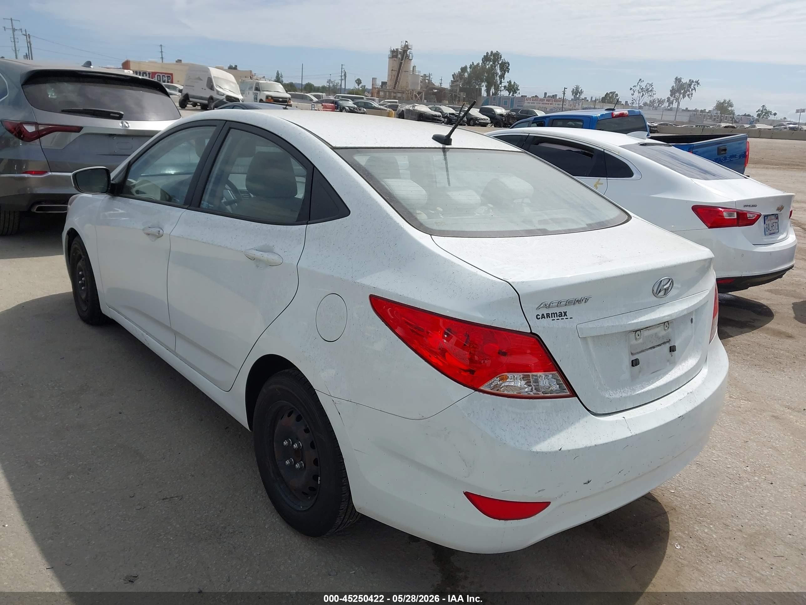 2013 Hyundai Accent Gls White vin: KMHCT4AE4DU559003