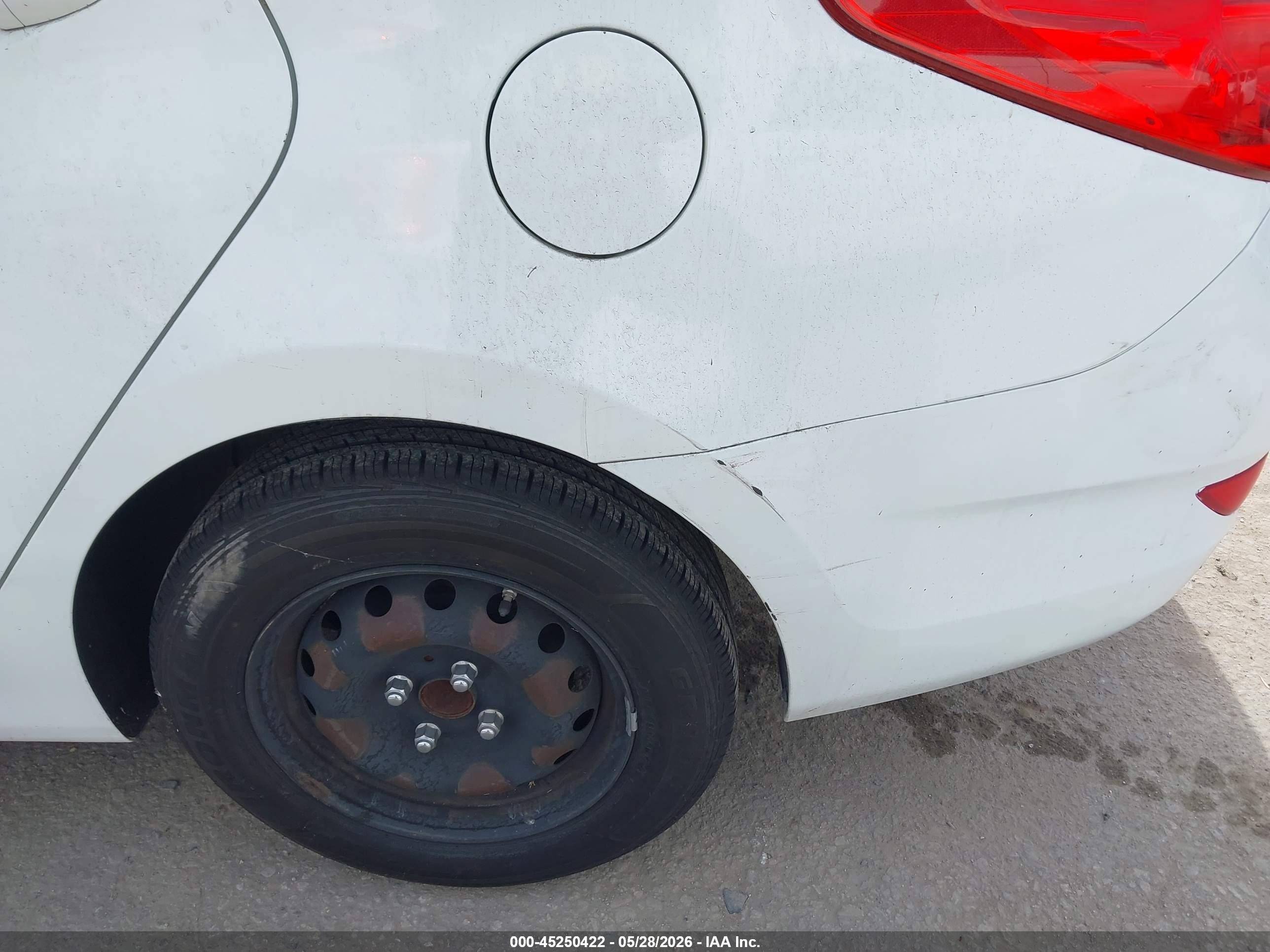 2013 Hyundai Accent Gls White vin: KMHCT4AE4DU559003