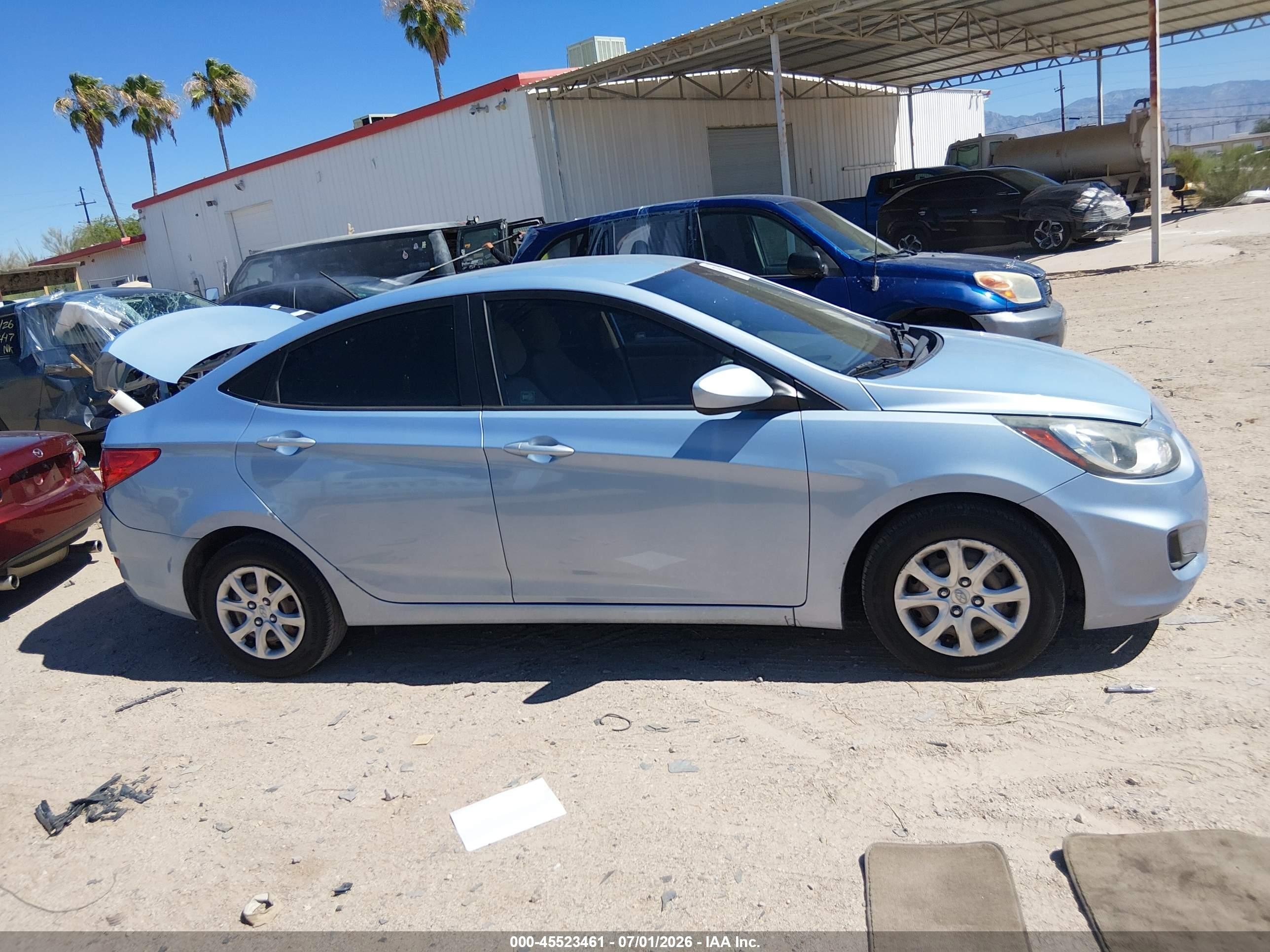 2013 Hyundai Accent Gls Blue vin: KMHCT4AE4DU559311