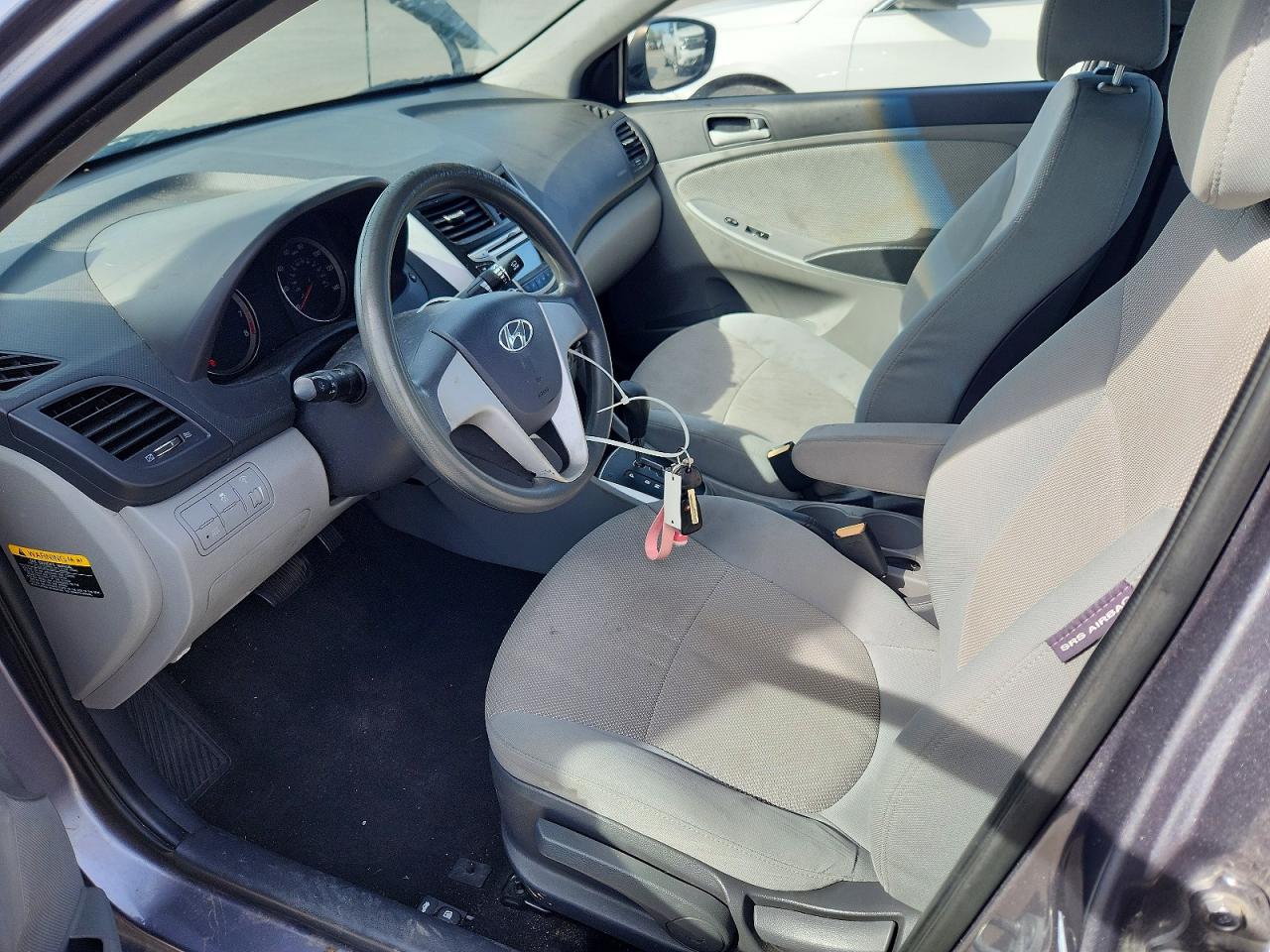 2013 Hyundai Accent Gls Silver vin: KMHCT4AE4DU562418