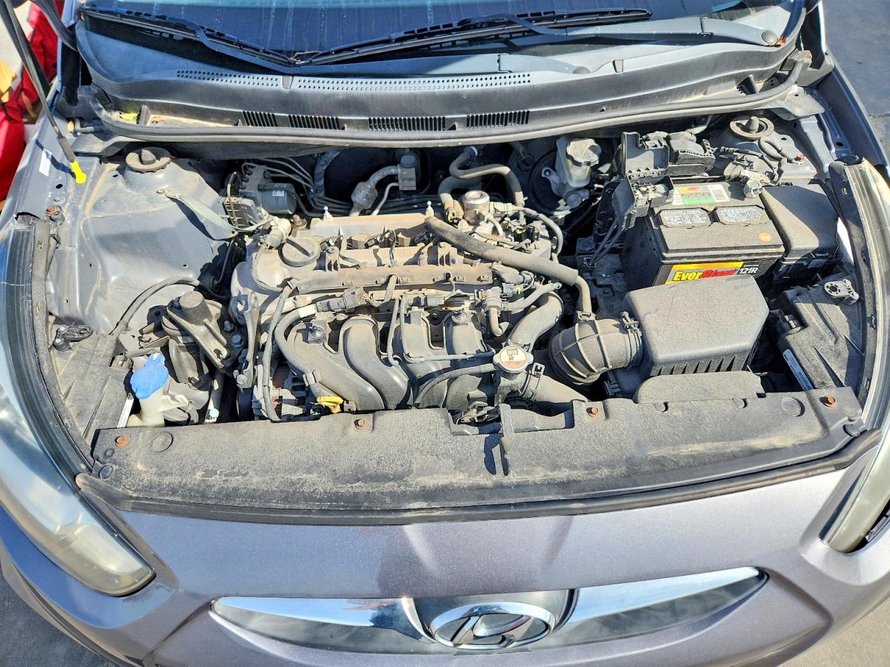 2013 Hyundai Accent Gls Silver vin: KMHCT4AE4DU562418