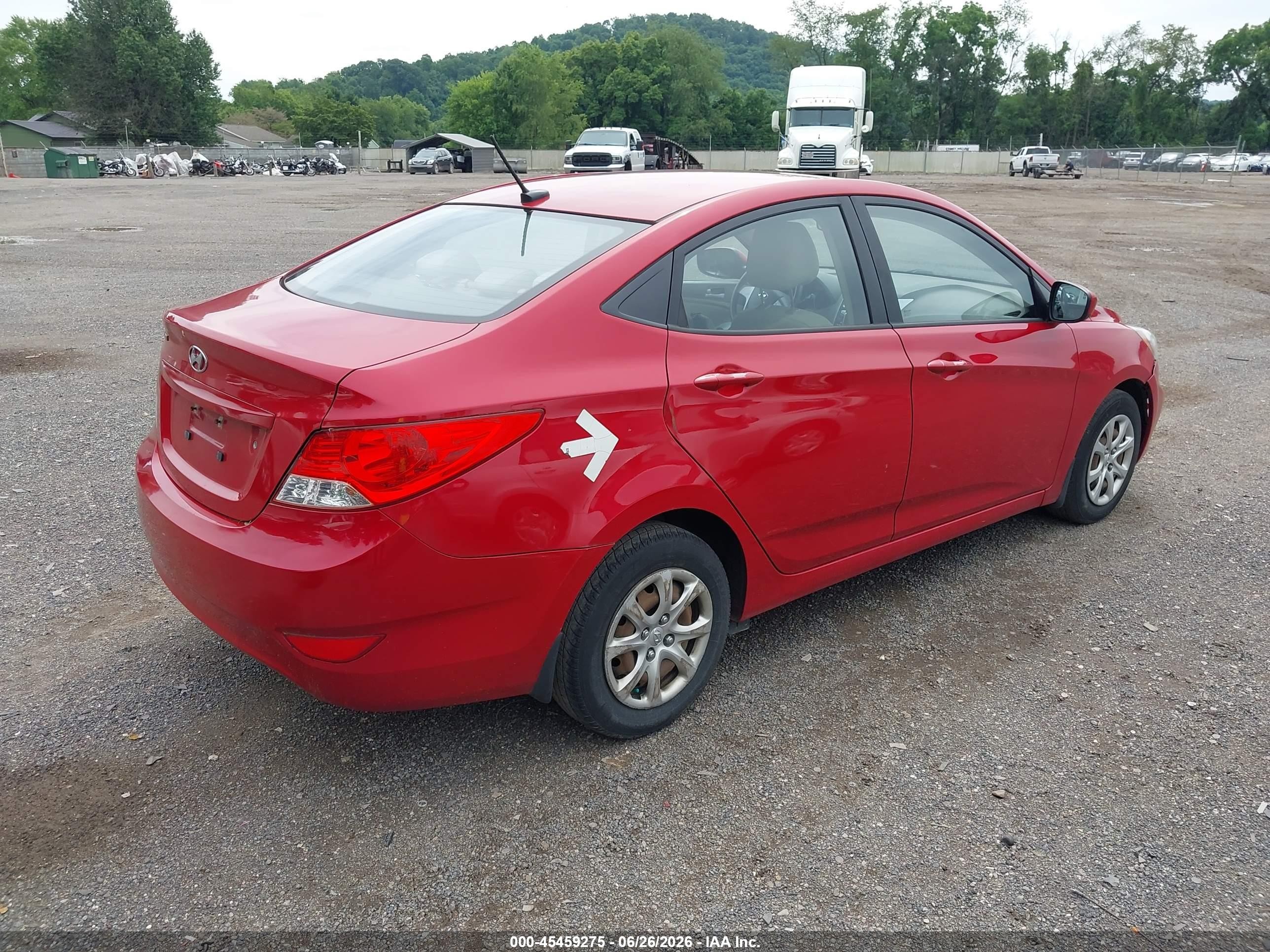 2013 Hyundai Accent Gls Red vin: KMHCT4AE4DU584175