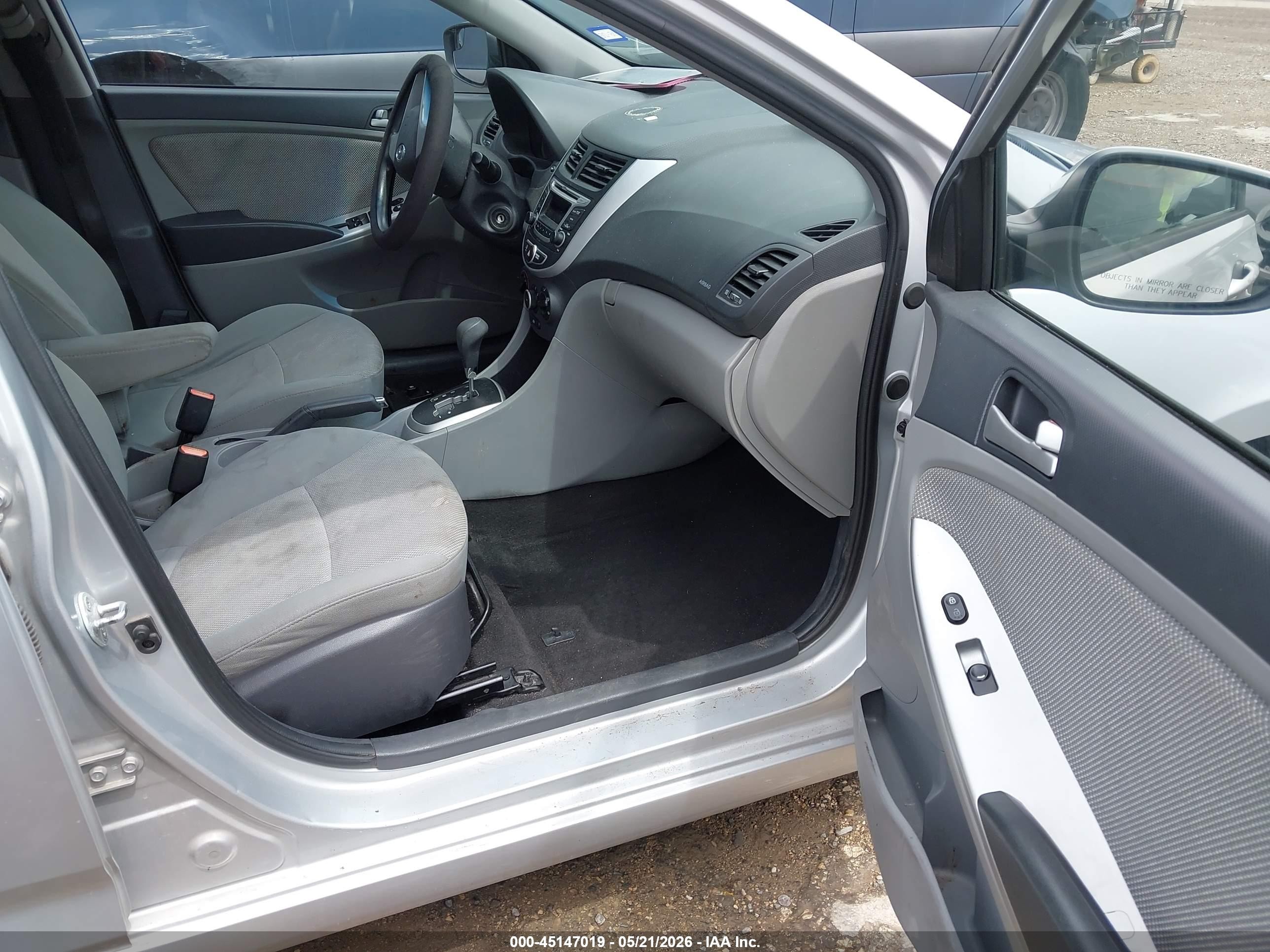 2014 Hyundai Accent Gls Silver vin: KMHCT4AE4EU709418