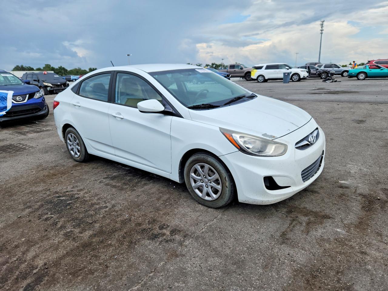 2014 Hyundai Accent Gls White vin: KMHCT4AE4EU715915
