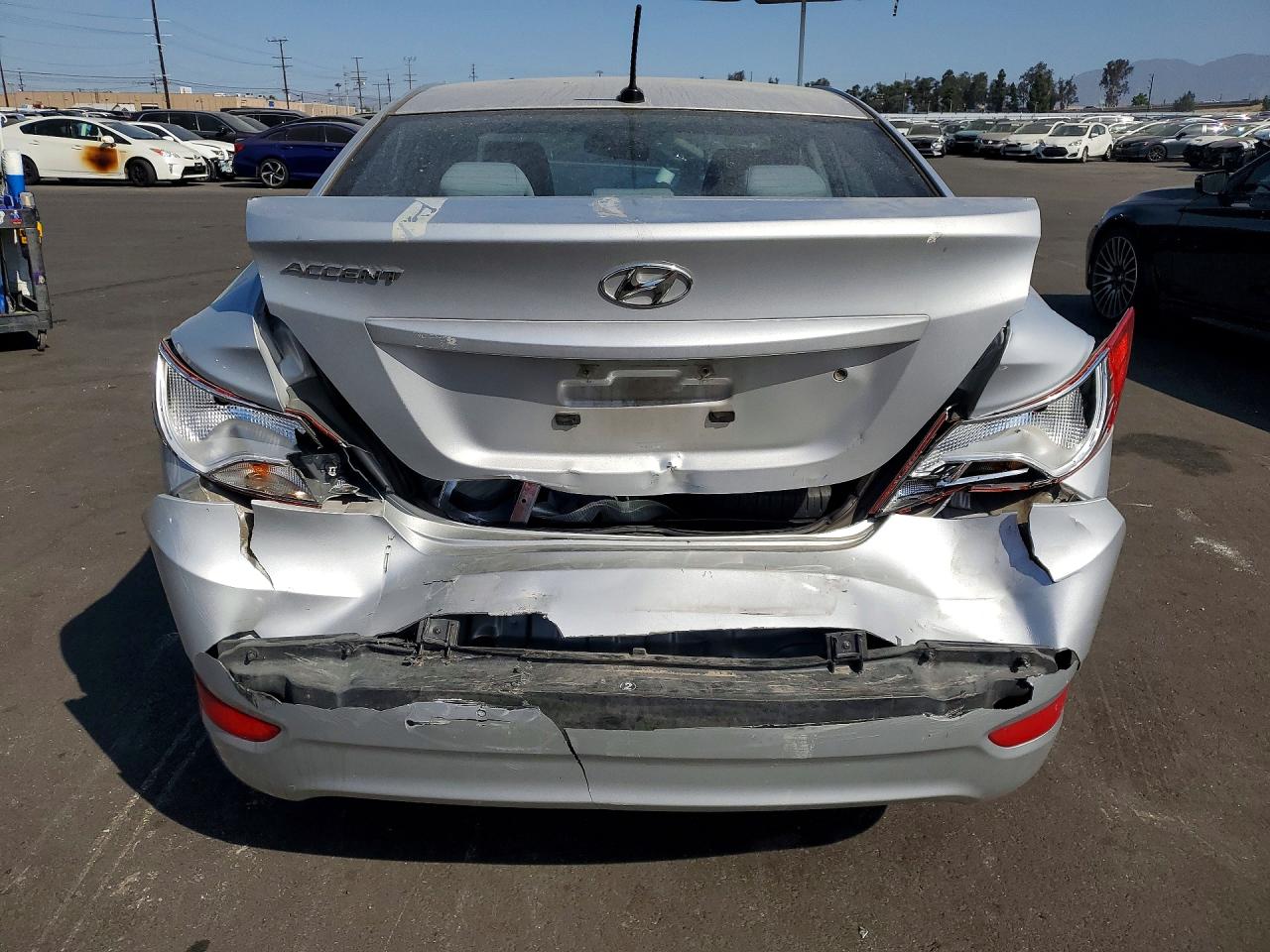 2015 Hyundai Accent Gls Silver vin: KMHCT4AE4FU795024