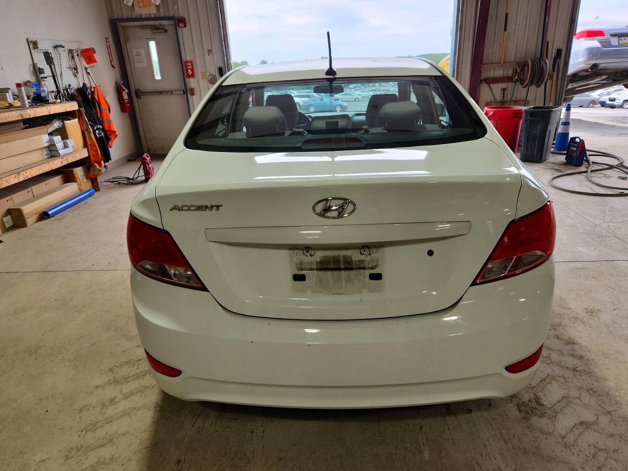 2015 Hyundai Accent Gls White vin: KMHCT4AE4FU847011