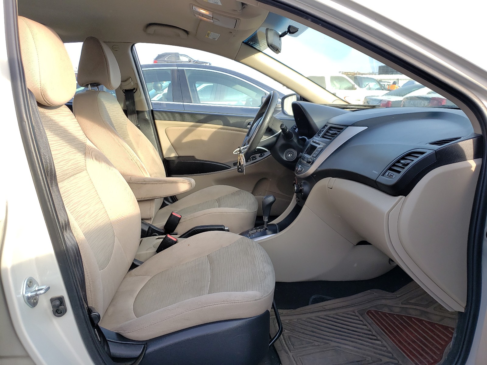 2016 Hyundai Accent Se White vin: KMHCT4AE4GU072016