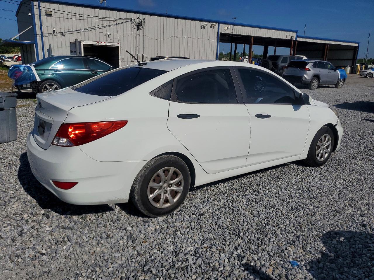 2012 Hyundai Accent Gls White vin: KMHCT4AE5CU070141