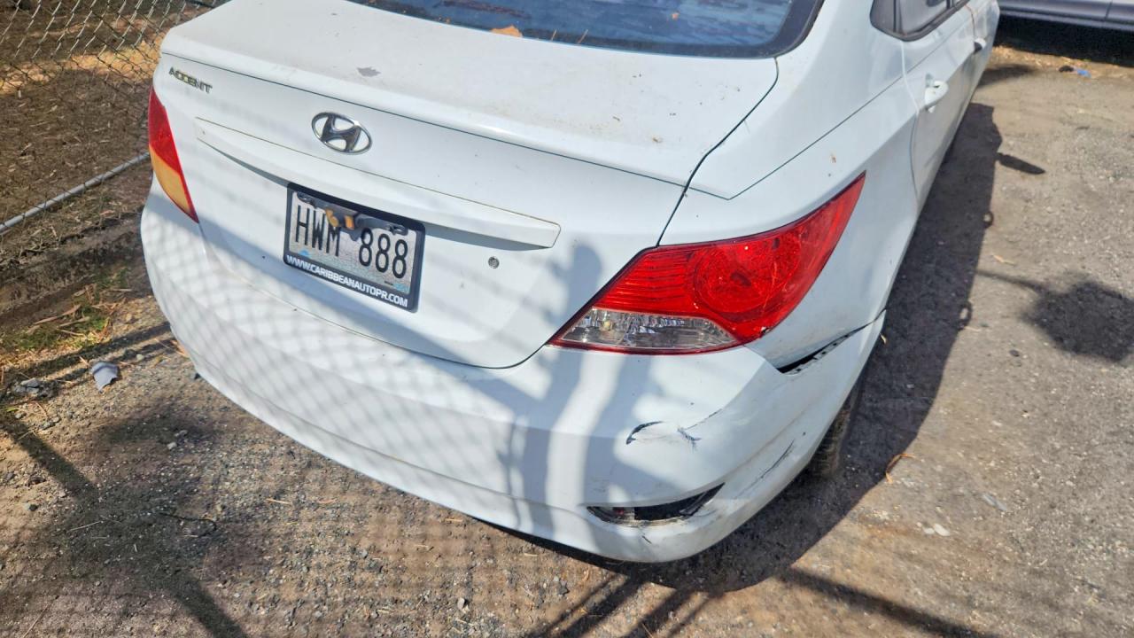 2012 Hyundai Accent Gls White vin: KMHCT4AE5CU123646