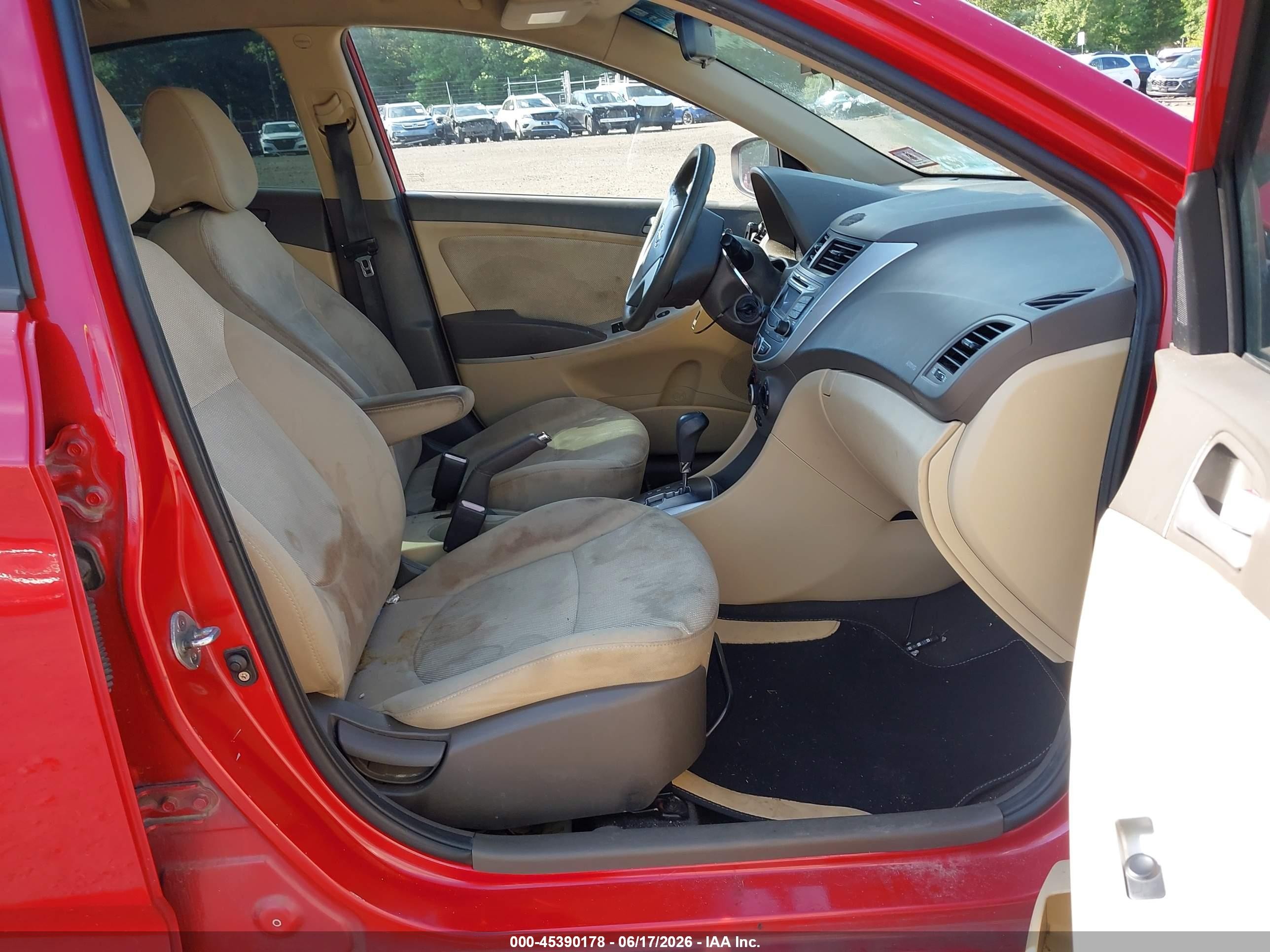 2012 Hyundai Accent Gls Red vin: KMHCT4AE5CU127051