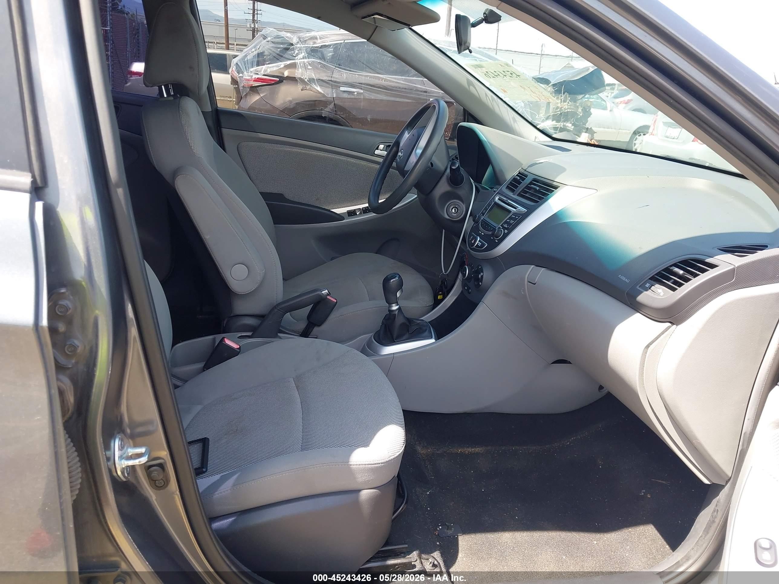 2013 Hyundai Accent Gls Blue vin: KMHCT4AE5DU281972