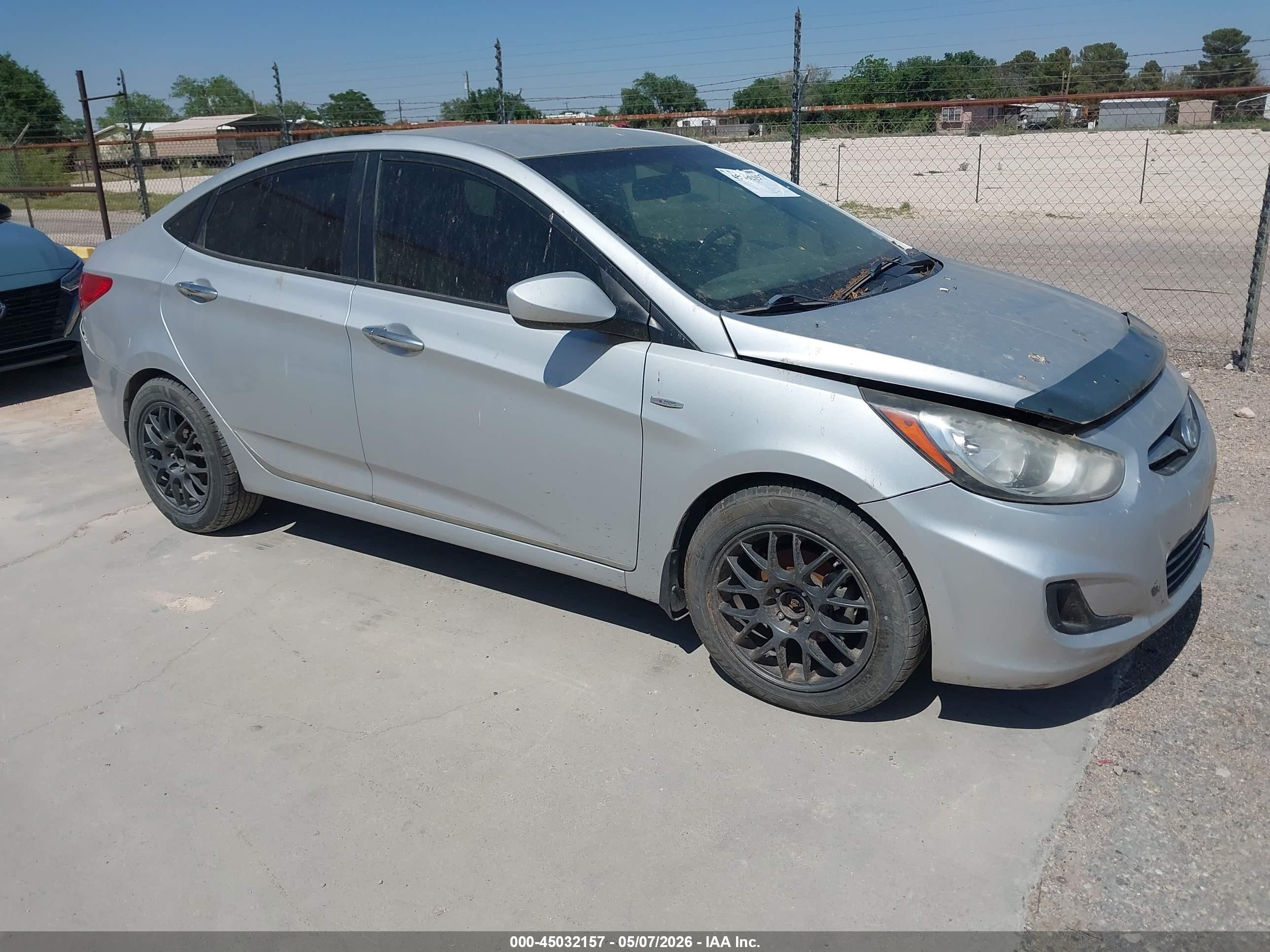 2013 Hyundai Accent Gls Серебряный vin: KMHCT4AE5DU305199