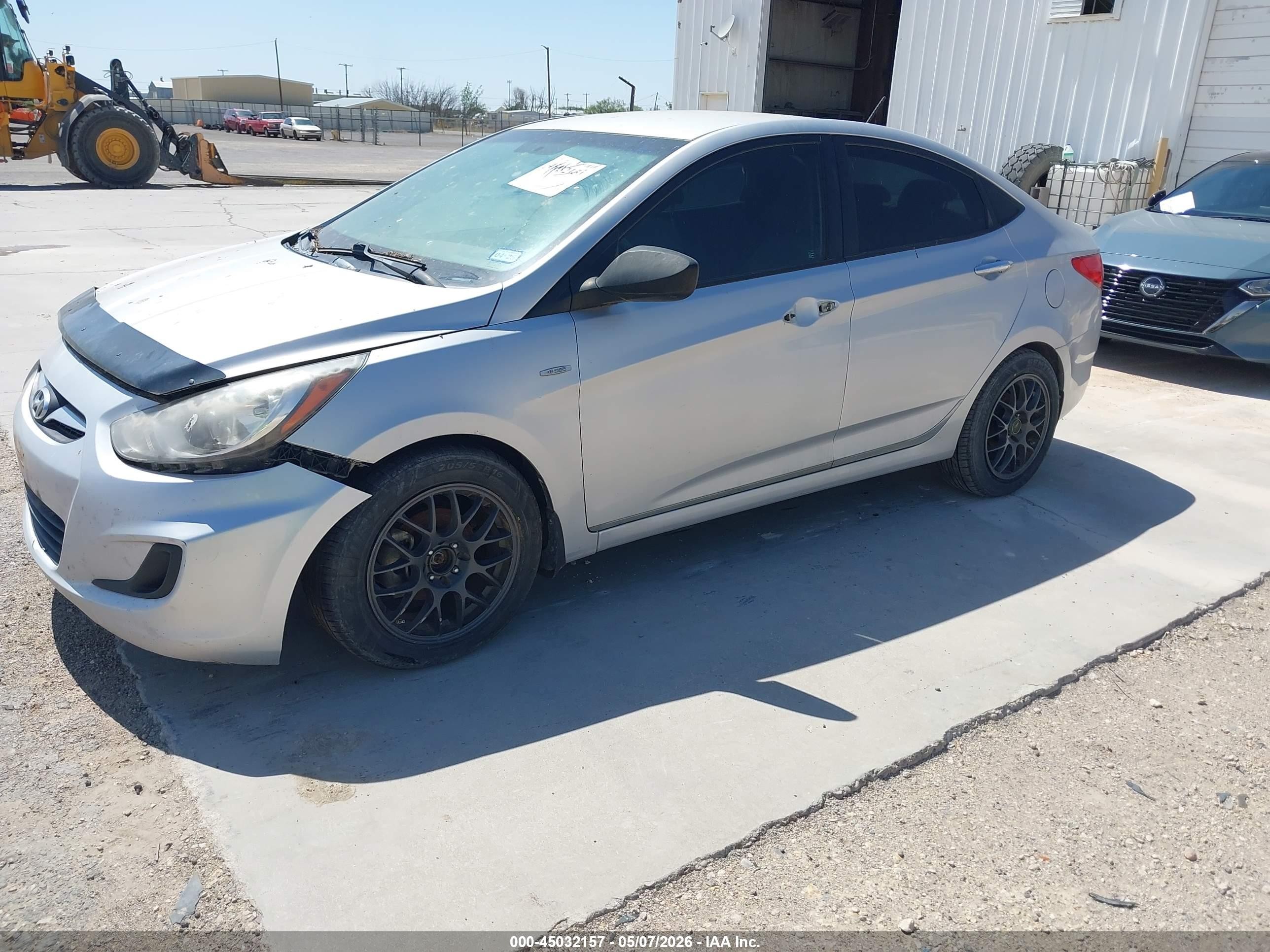 2013 Hyundai Accent Gls Silver vin: KMHCT4AE5DU305199