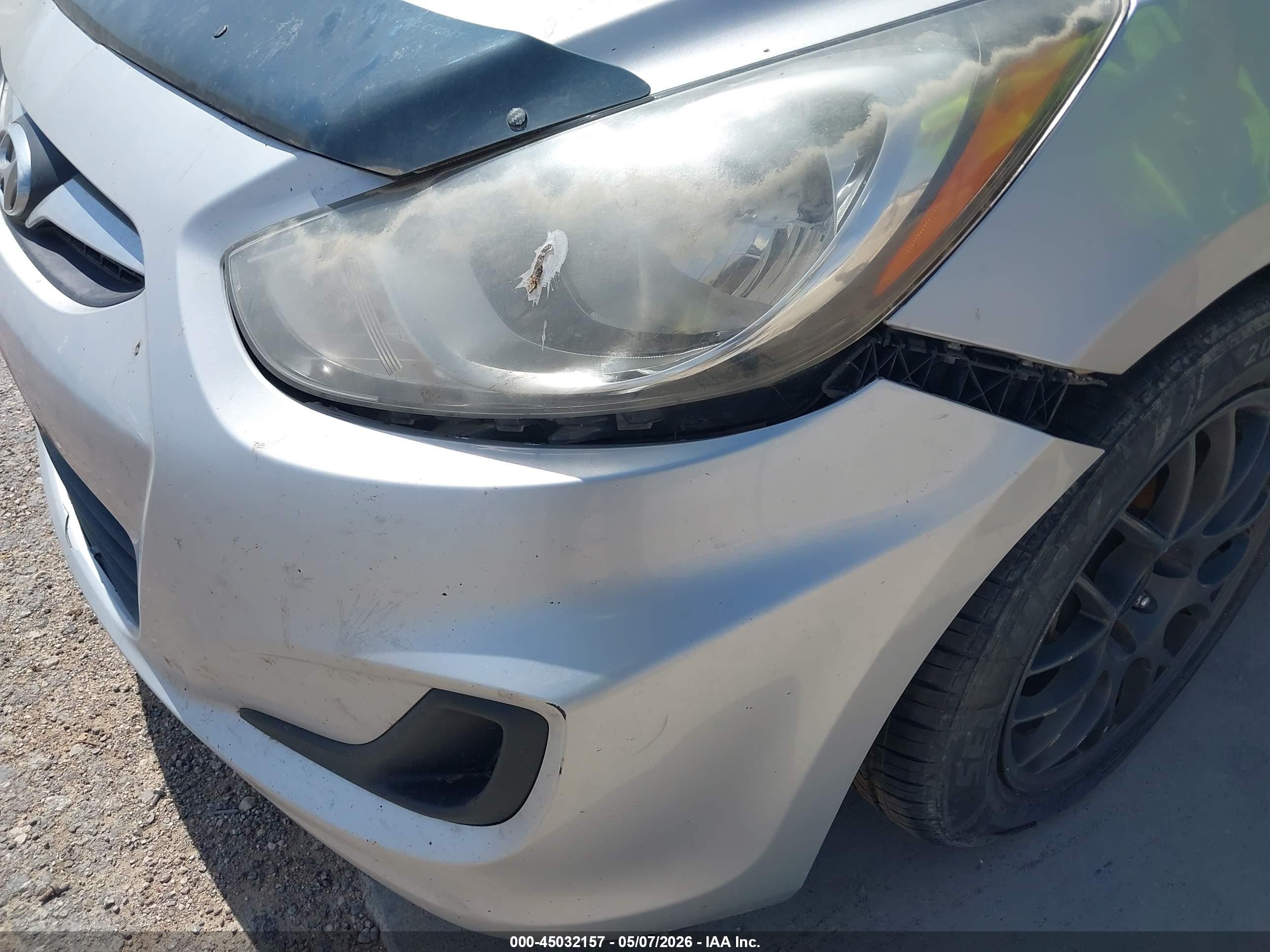 2013 Hyundai Accent Gls Silver vin: KMHCT4AE5DU305199