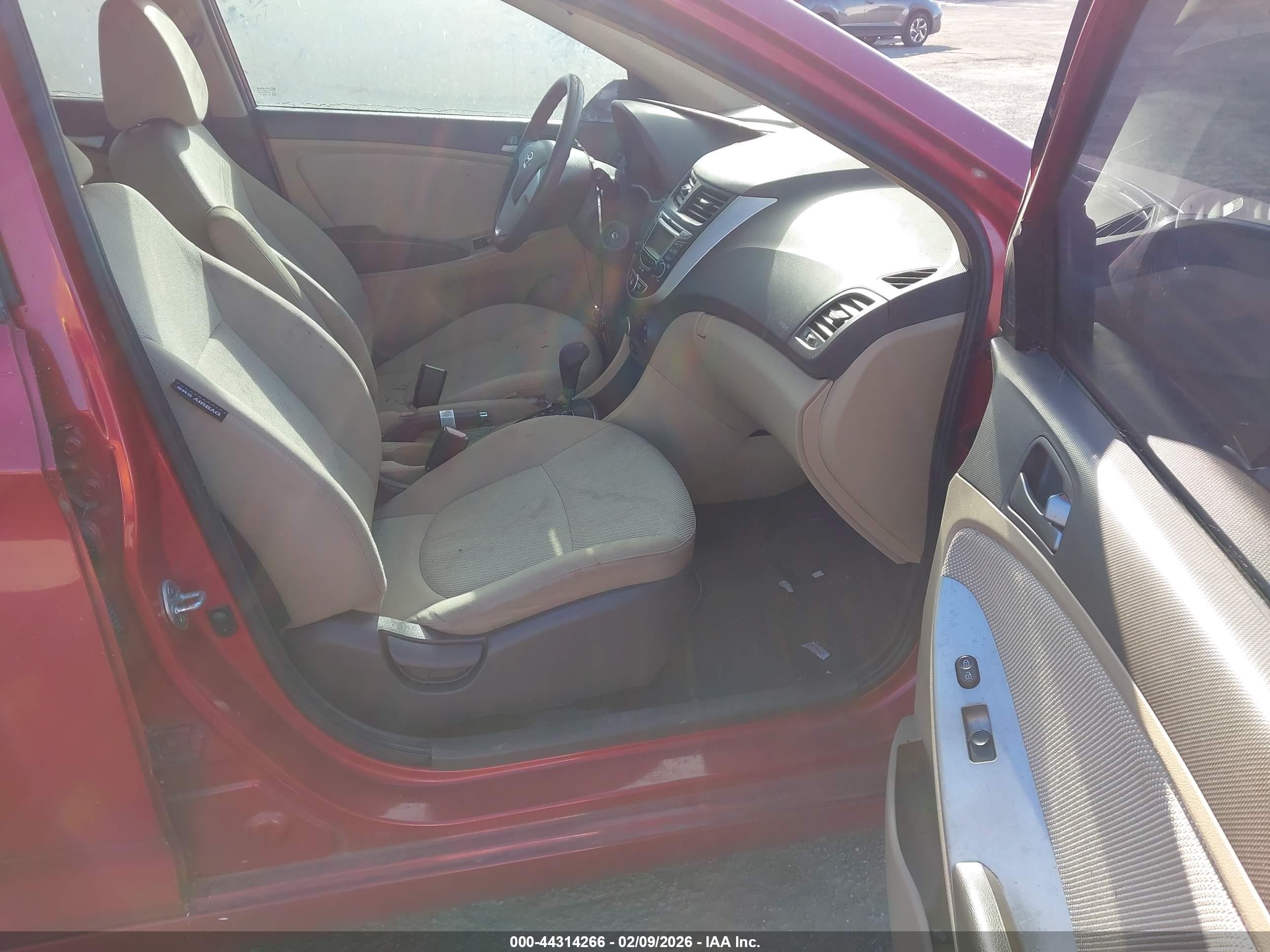 2013 Hyundai Accent Gls Red vin: KMHCT4AE5DU305509