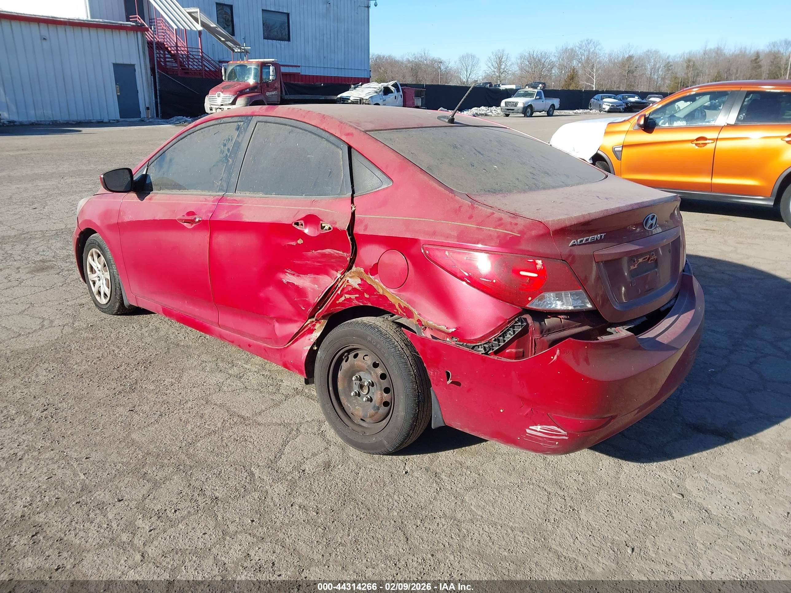 2013 Hyundai Accent Gls Red vin: KMHCT4AE5DU305509
