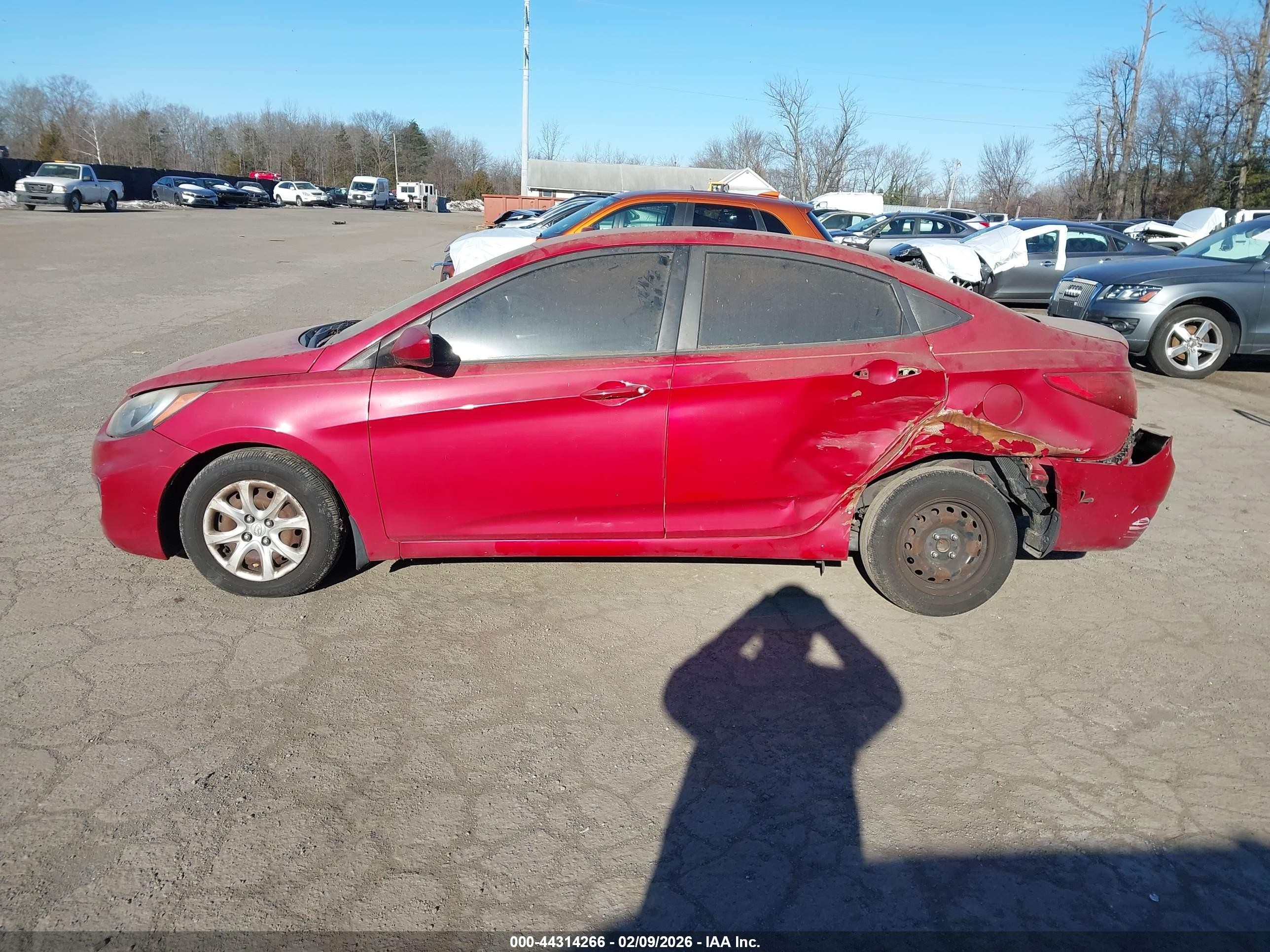 2013 Hyundai Accent Gls Red vin: KMHCT4AE5DU305509