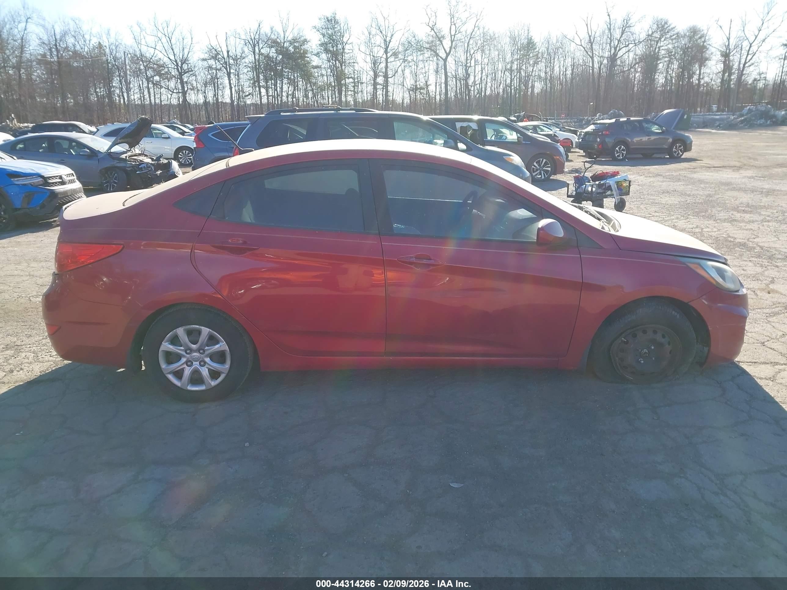 2013 Hyundai Accent Gls Red vin: KMHCT4AE5DU305509