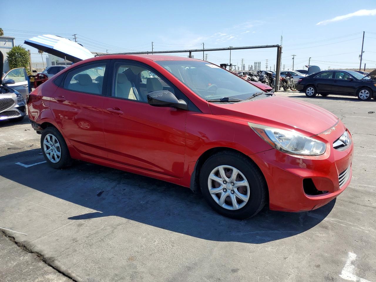 2013 Hyundai Accent Gls Red vin: KMHCT4AE5DU334878
