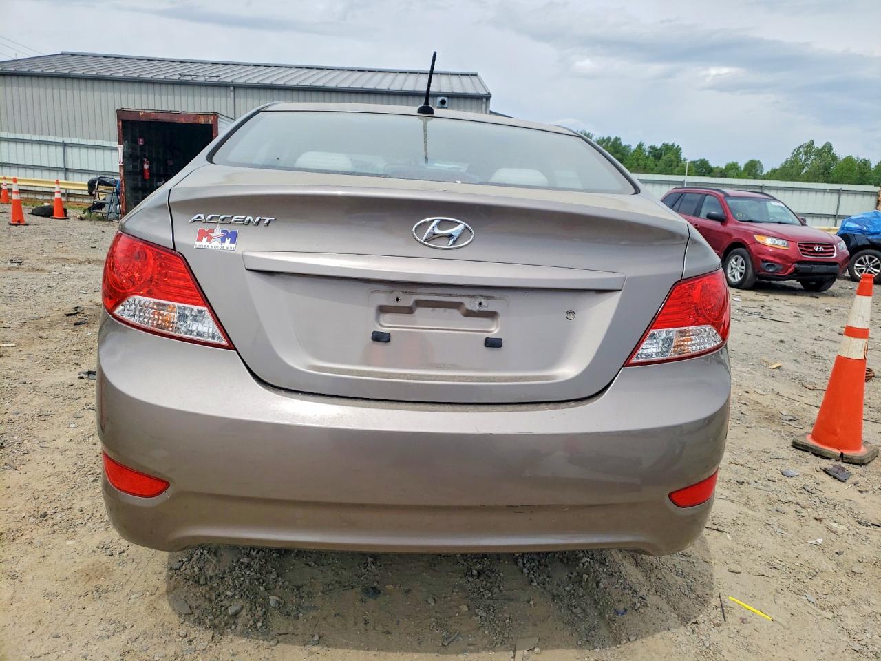 2013 Hyundai Accent Gls Tan vin: KMHCT4AE5DU486935