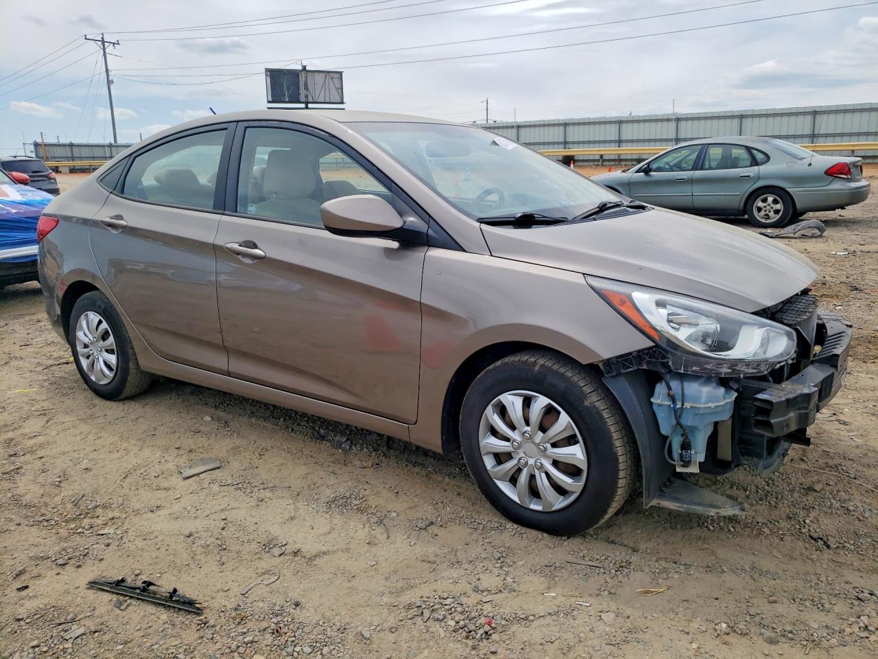 2013 Hyundai Accent Gls Tan vin: KMHCT4AE5DU486935