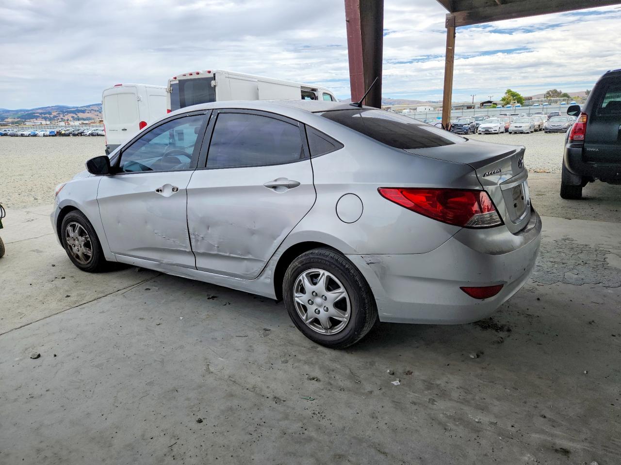 2013 Hyundai Accent Gls Silver vin: KMHCT4AE5DU501837