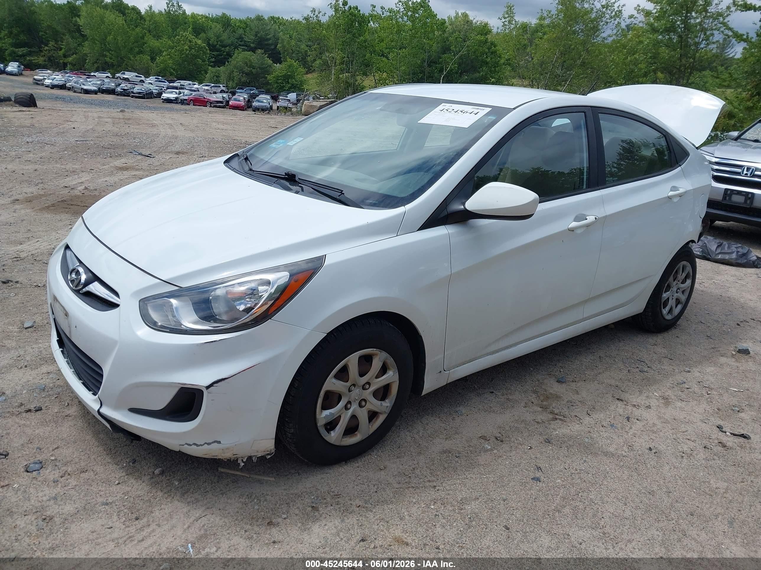 2013 Hyundai Accent Gls White vin: KMHCT4AE5DU507072
